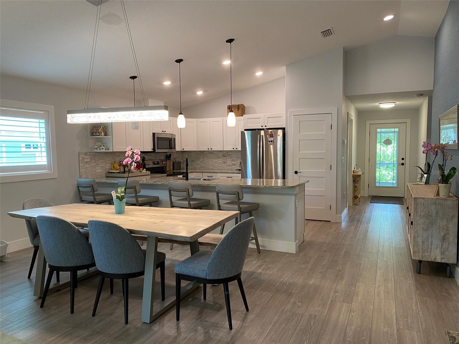 HYDE PARK TERRACE - Residential Lease