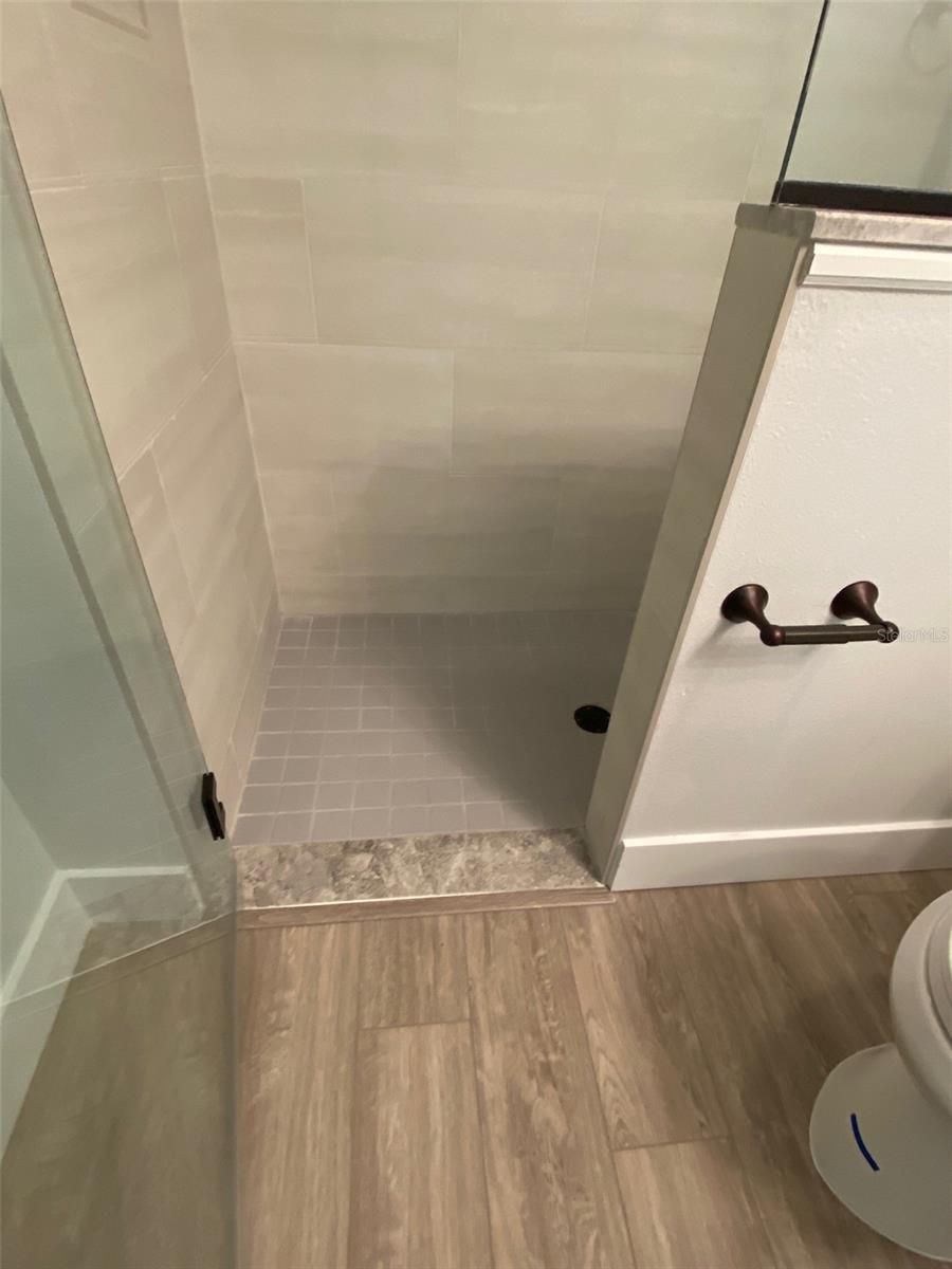 HYDE PARK TERRACE - Residential Lease