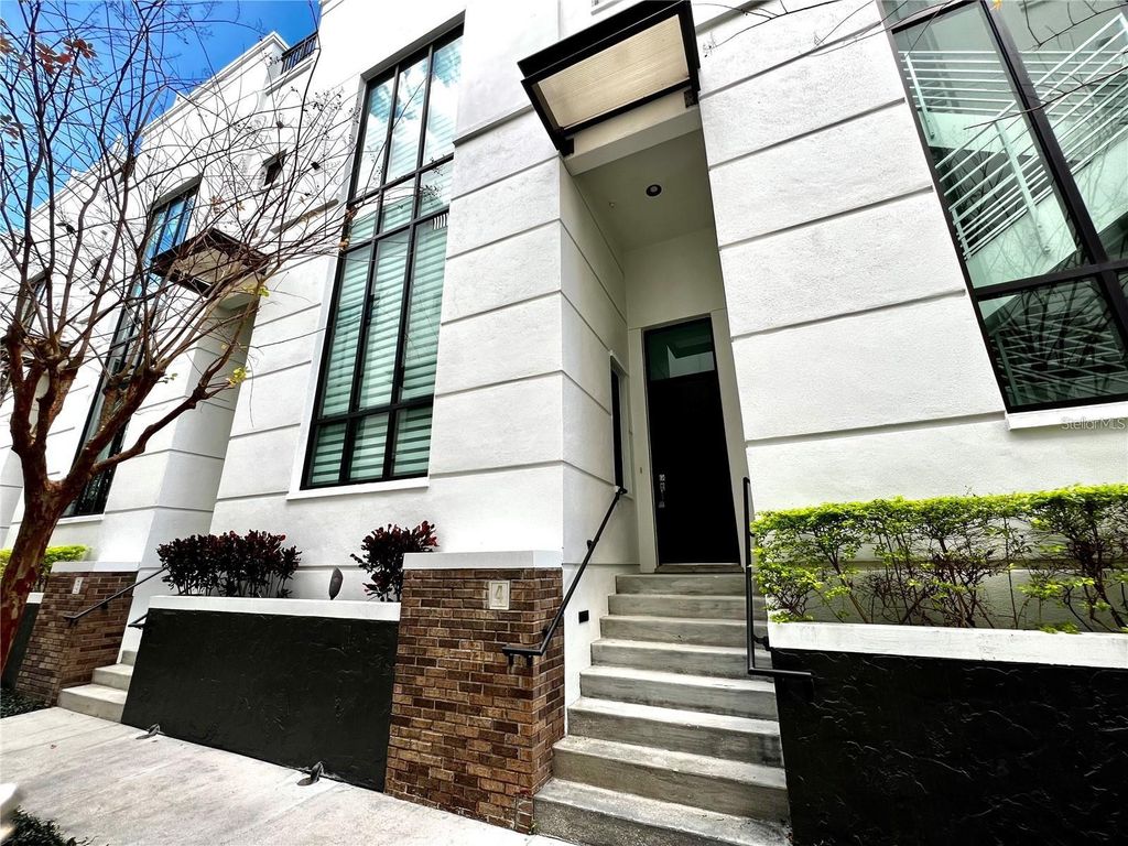 Photo of 350 S Osceola Avenue #11, Orlando, FL 32801 (MLS # O6359294)