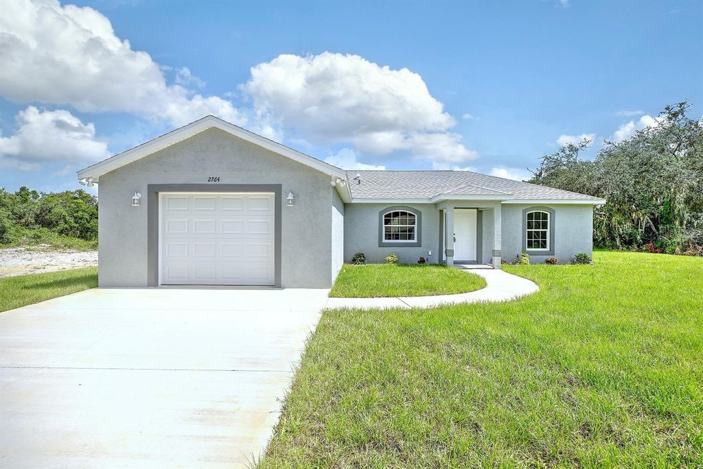 Photo of 2764 W Somerset Road, Avon Park, FL 33825 (MLS # L4963065)