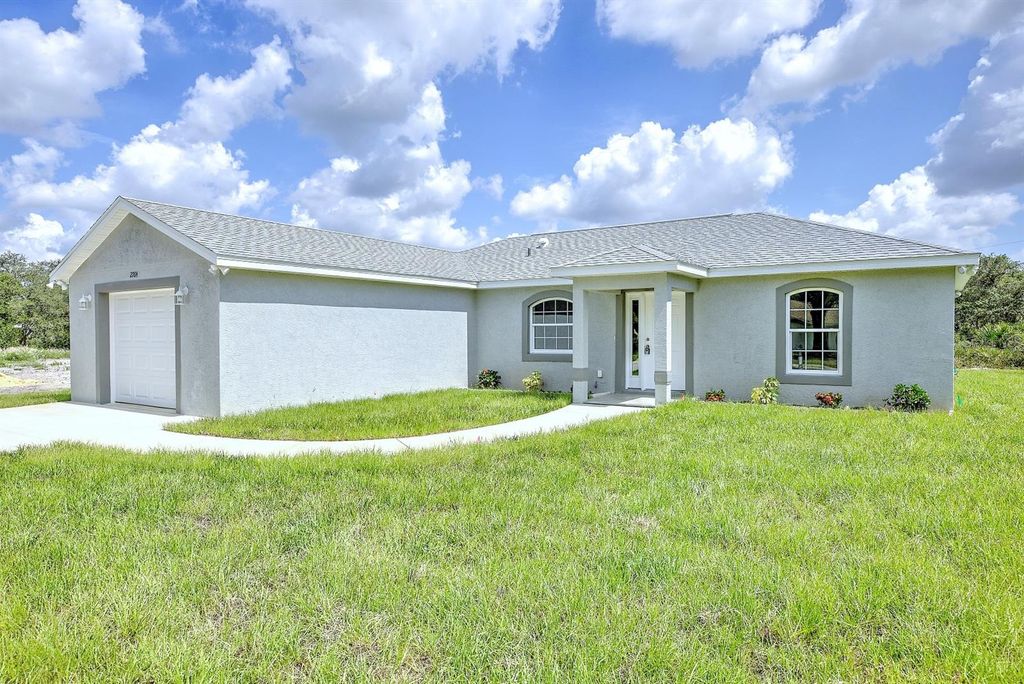 Photo of 2764 W Somerset Road, Avon Park, FL 33825 (MLS # L4963065)