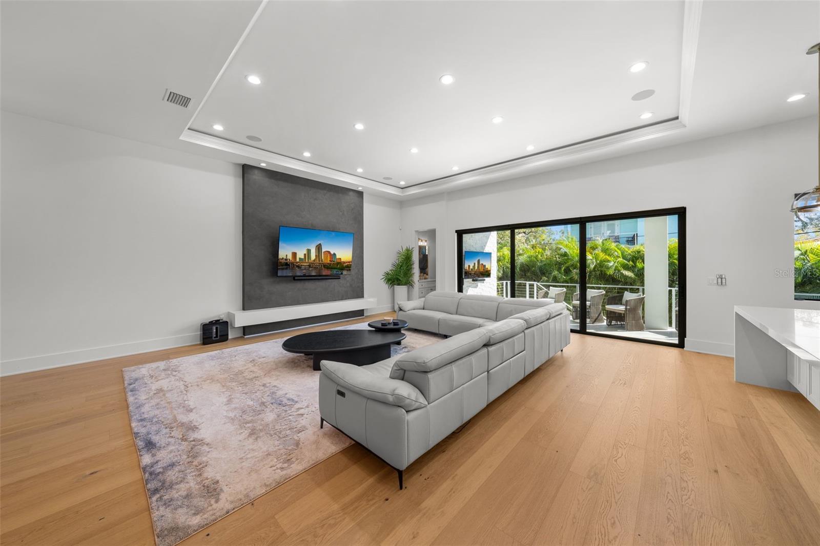 DAVIS ISLANDS PB10 PG52 TO 57 - Residential