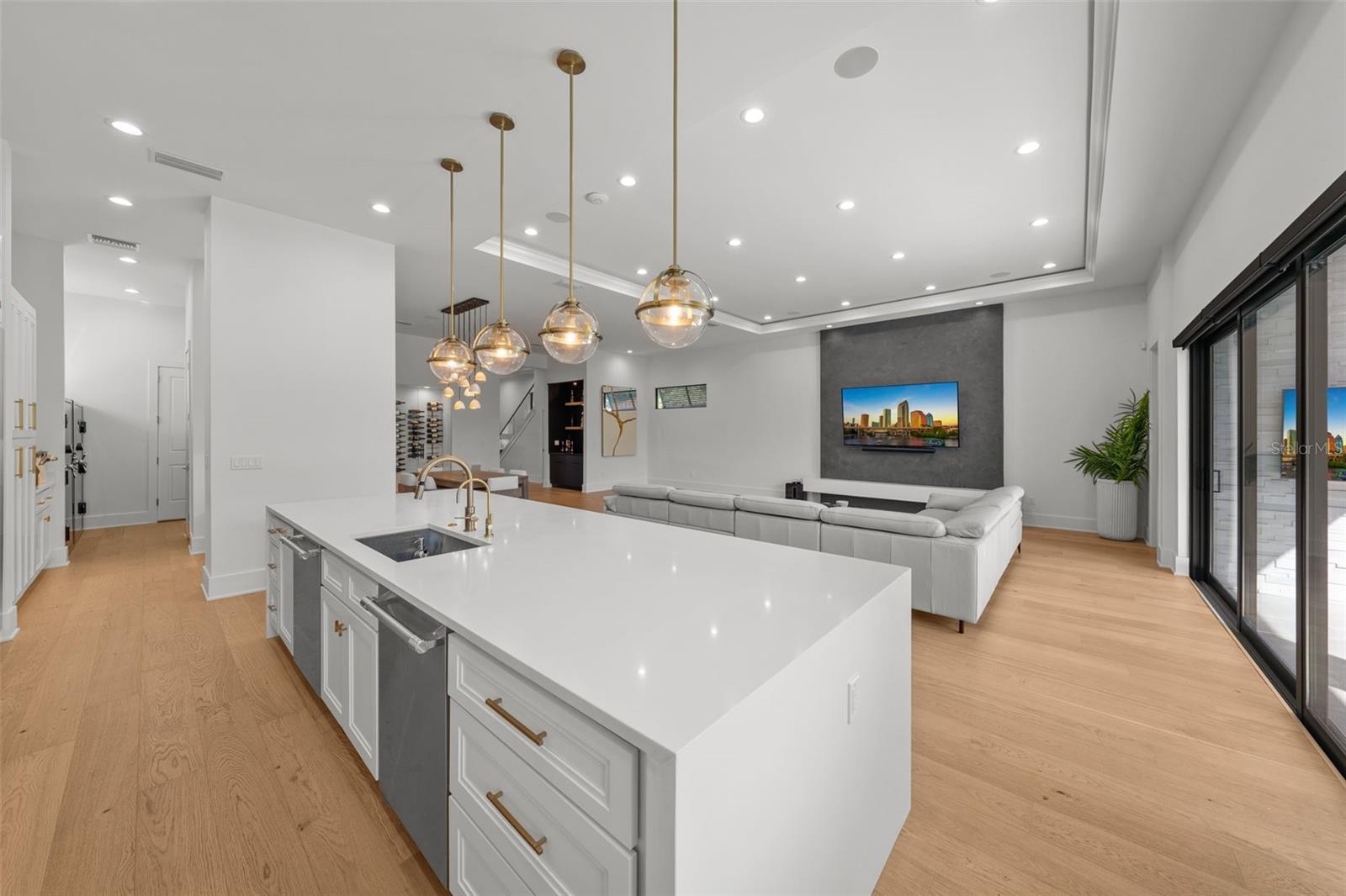 DAVIS ISLANDS PB10 PG52 TO 57 - Residential