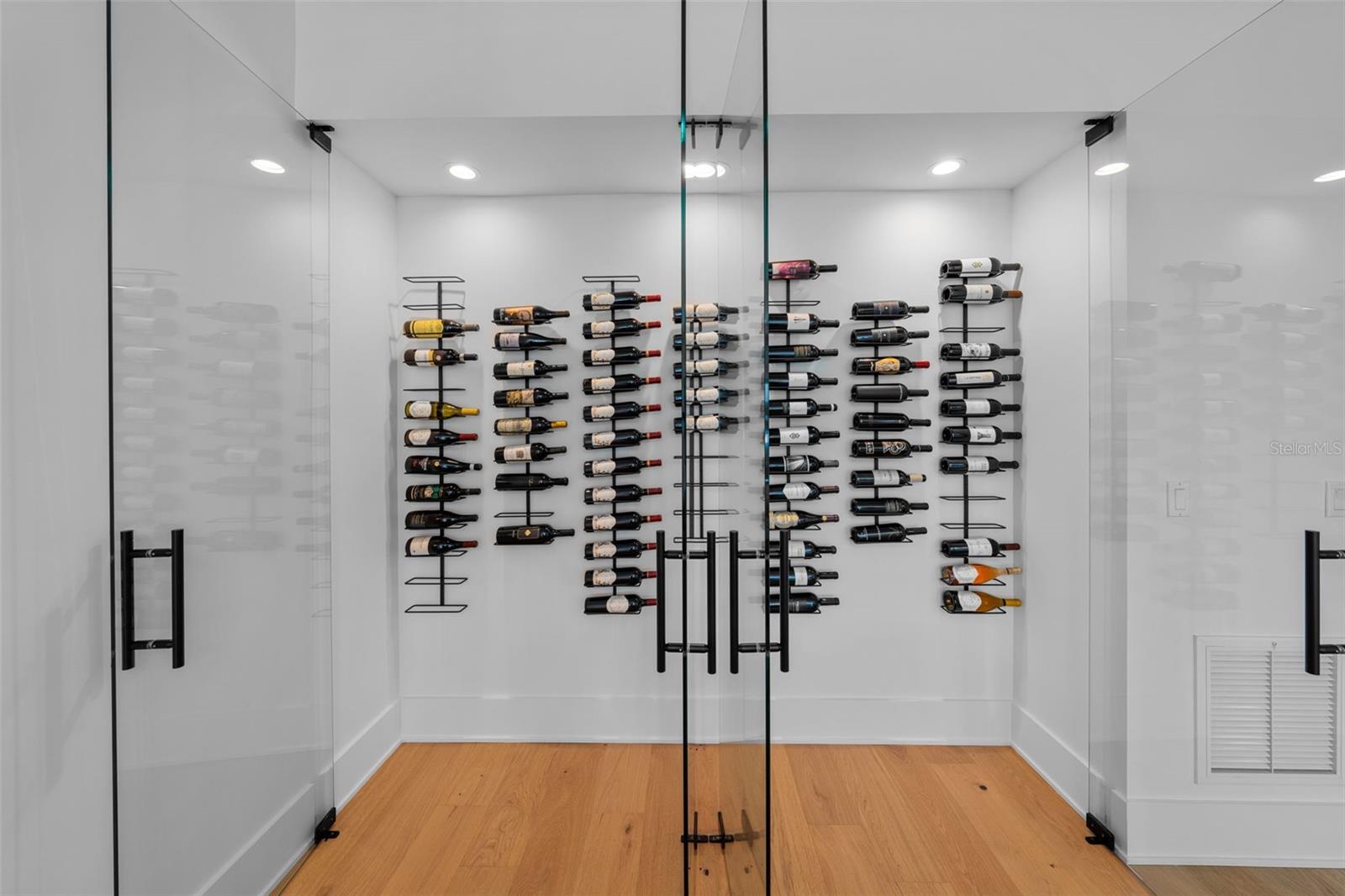 DAVIS ISLANDS PB10 PG52 TO 57 - Residential