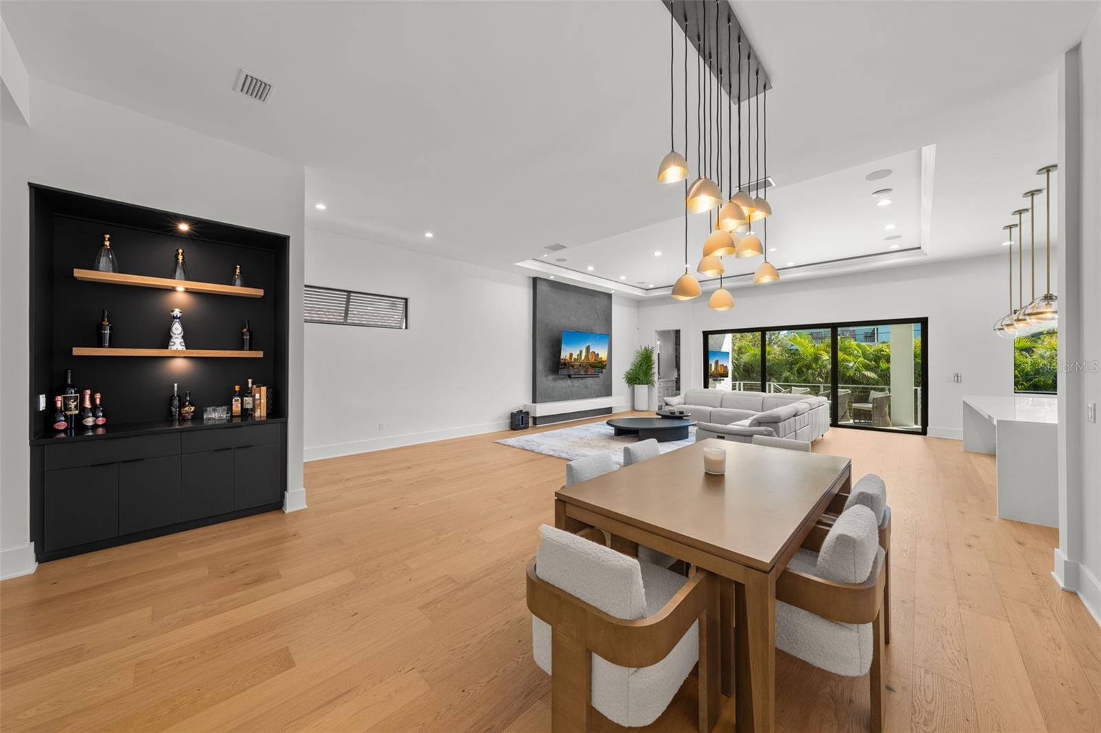 DAVIS ISLANDS PB10 PG52 TO 57 - Residential