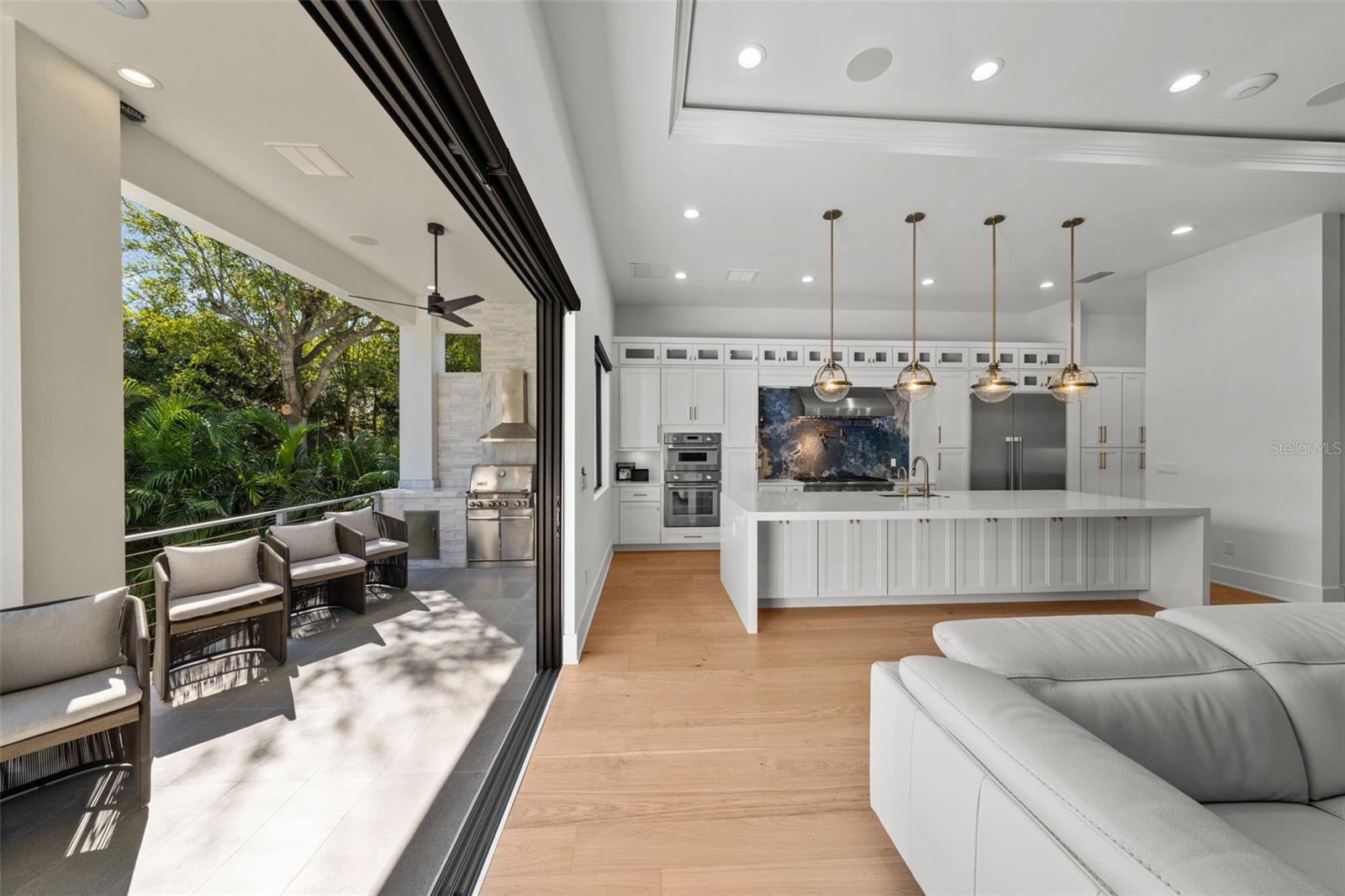 DAVIS ISLANDS PB10 PG52 TO 57 - Residential