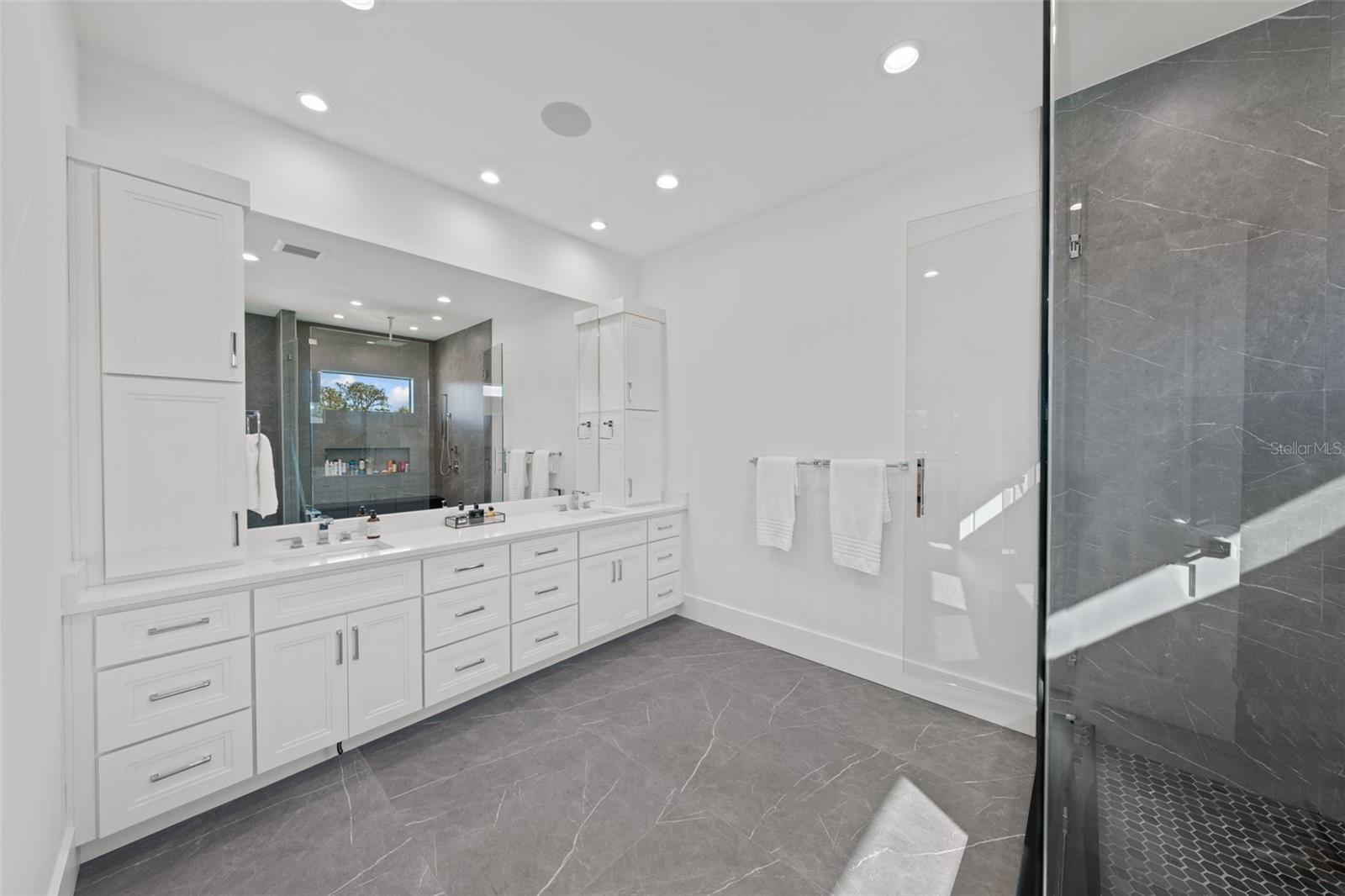 DAVIS ISLANDS PB10 PG52 TO 57 - Residential