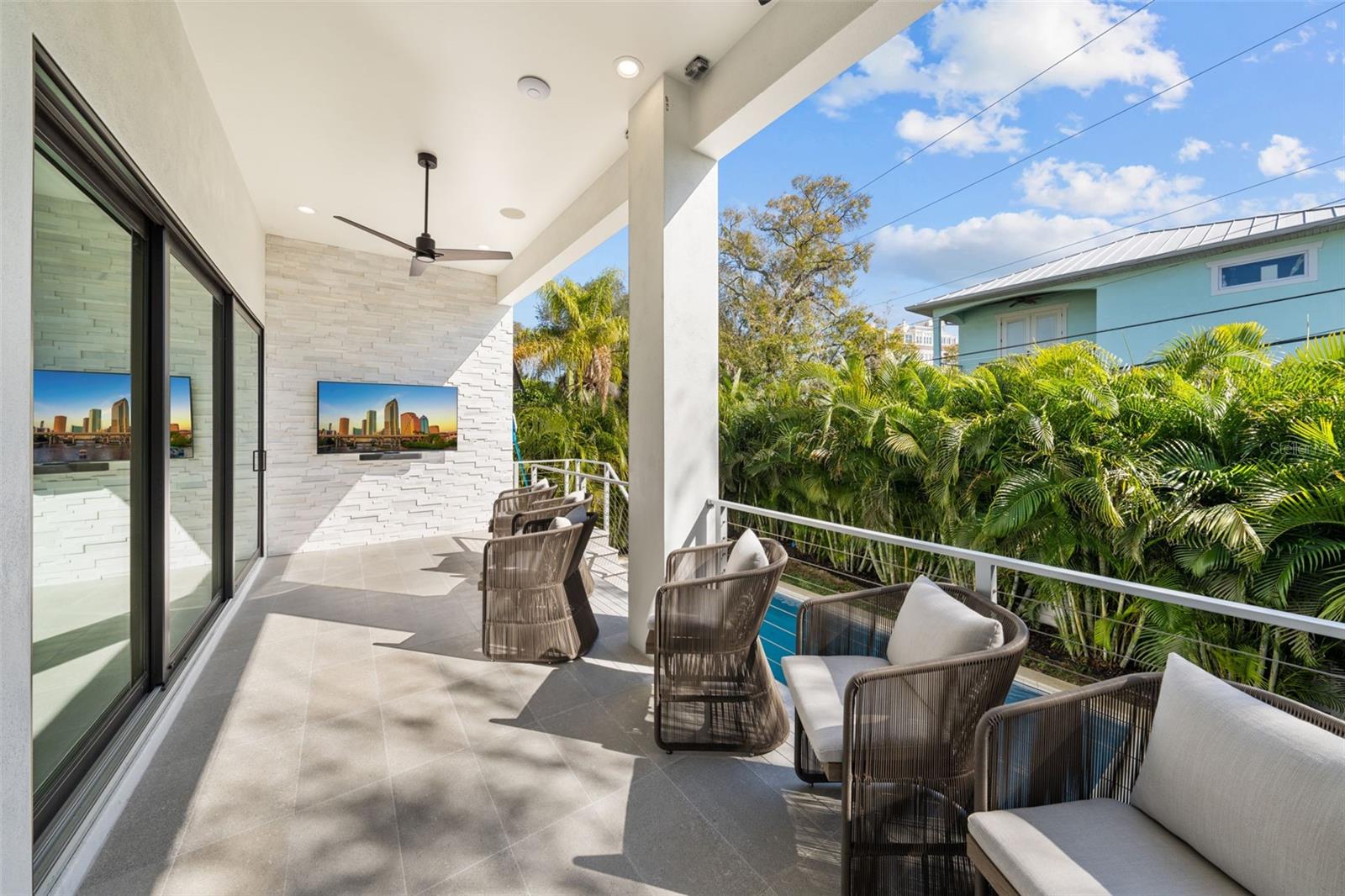 DAVIS ISLANDS PB10 PG52 TO 57 - Residential