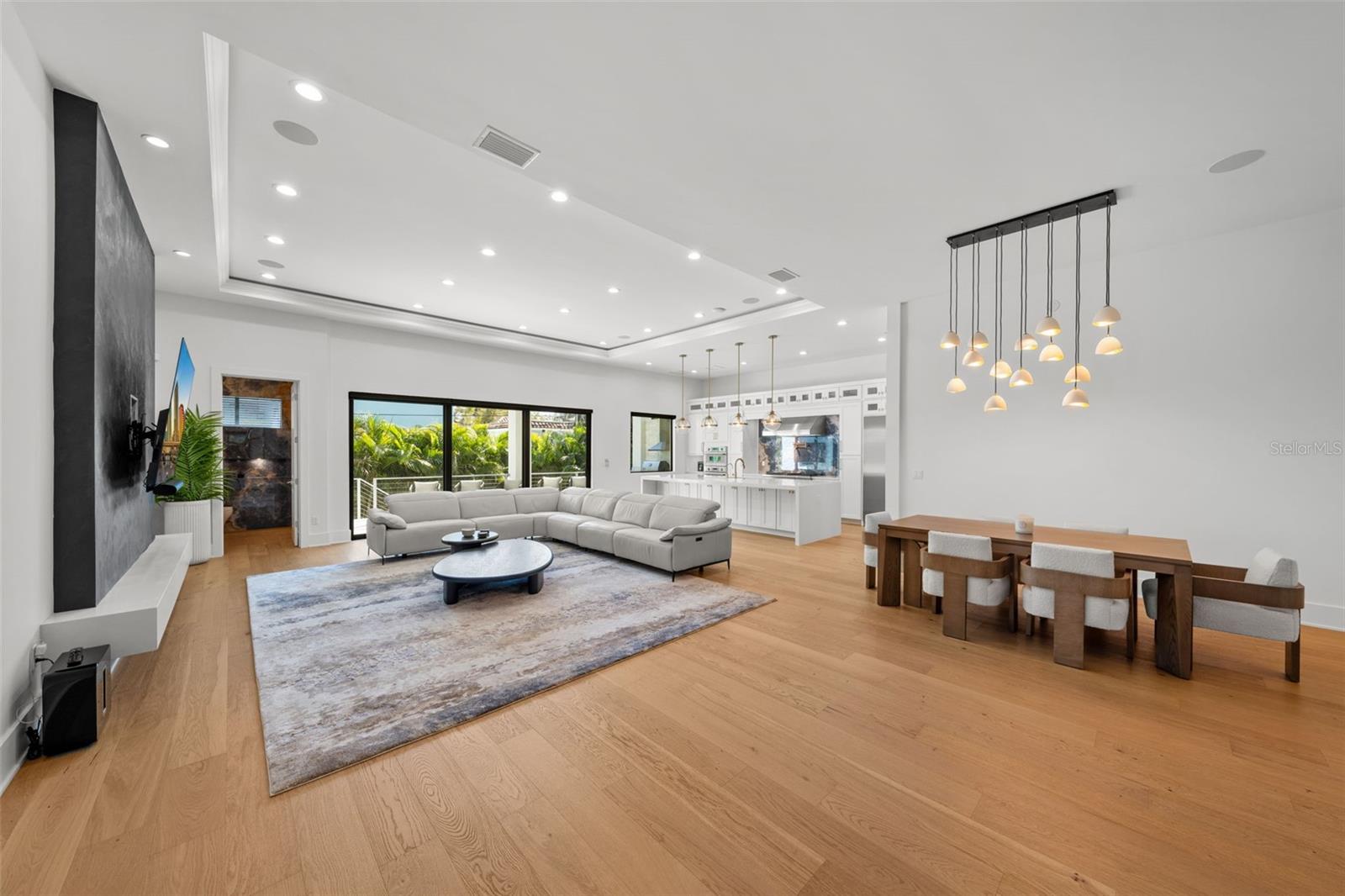 DAVIS ISLANDS PB10 PG52 TO 57 - Residential