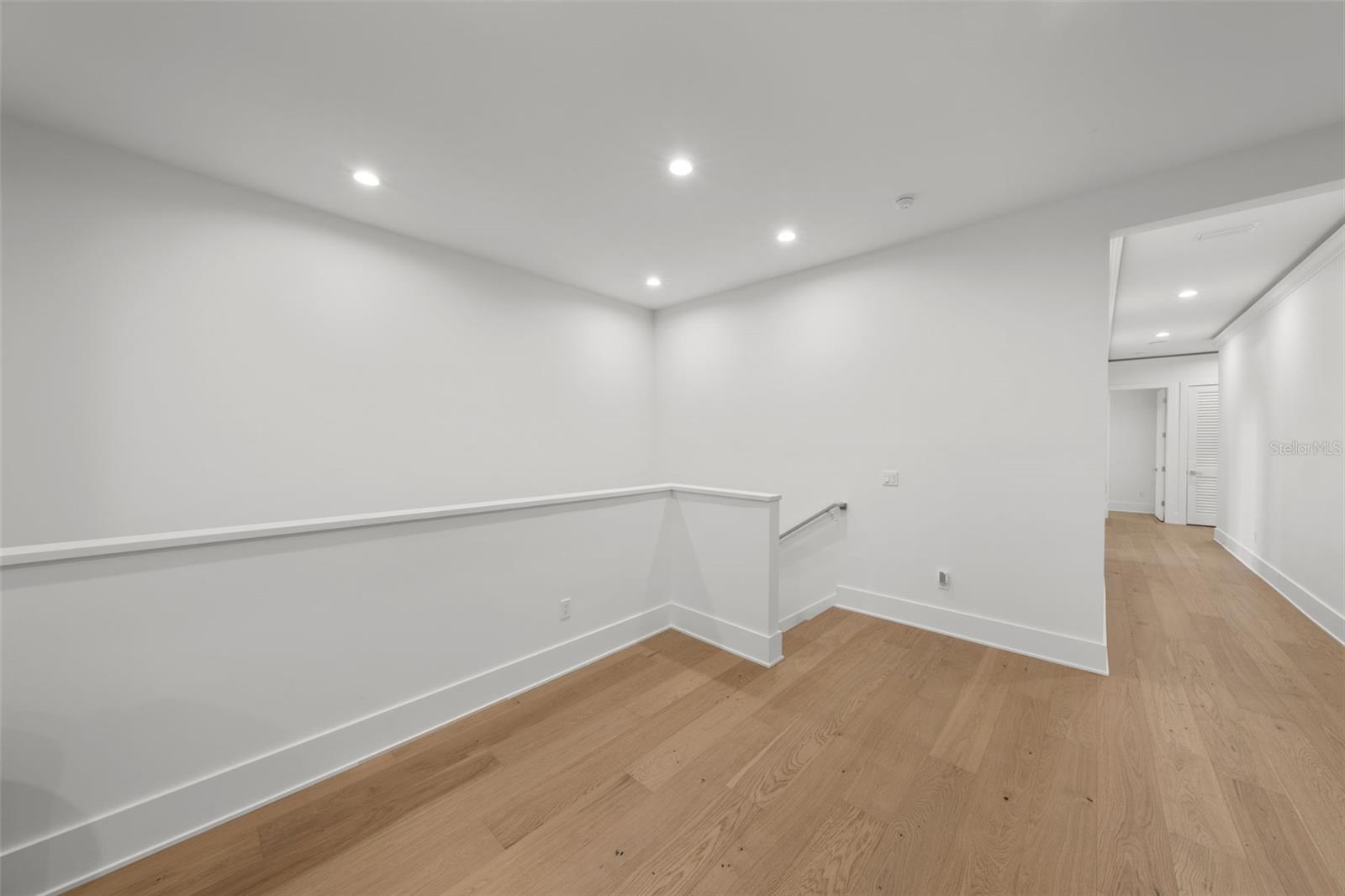 DAVIS ISLANDS PB10 PG52 TO 57 - Residential