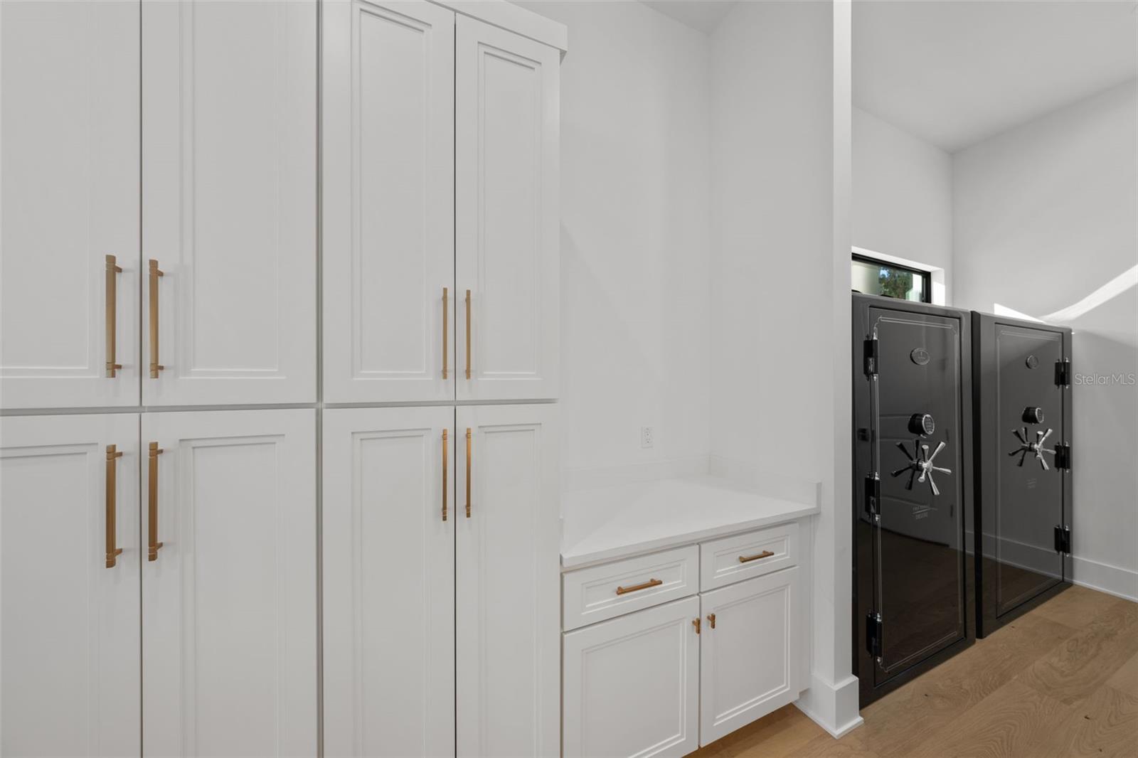 DAVIS ISLANDS PB10 PG52 TO 57 - Residential