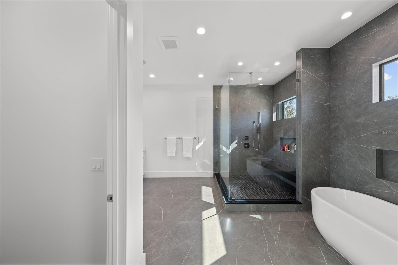 DAVIS ISLANDS PB10 PG52 TO 57 - Residential