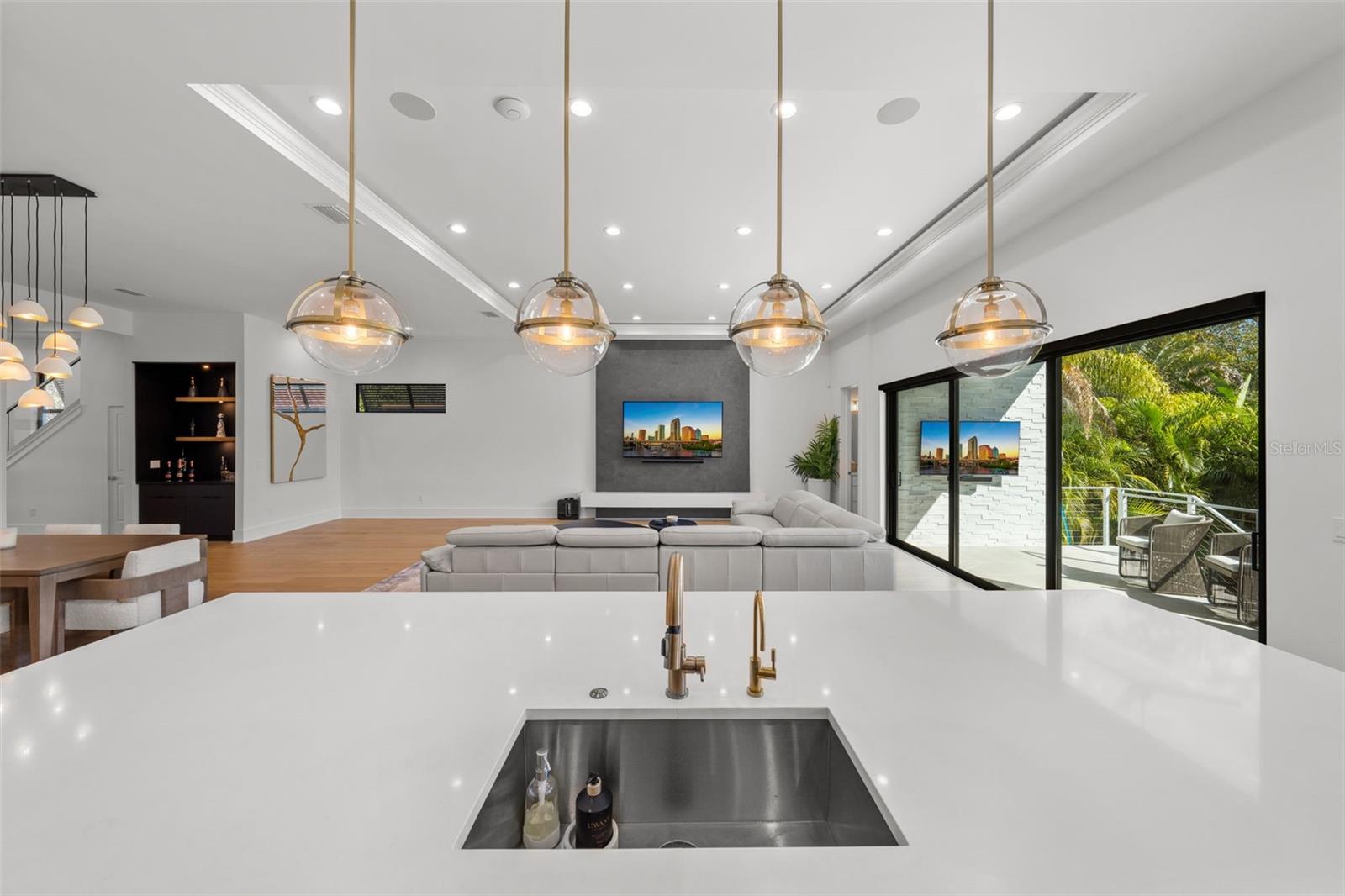 DAVIS ISLANDS PB10 PG52 TO 57 - Residential