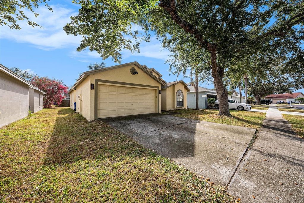 Photo of 1653 Portsmouth Lake Drive, Brandon, FL 33511 (MLS # TB8453912)