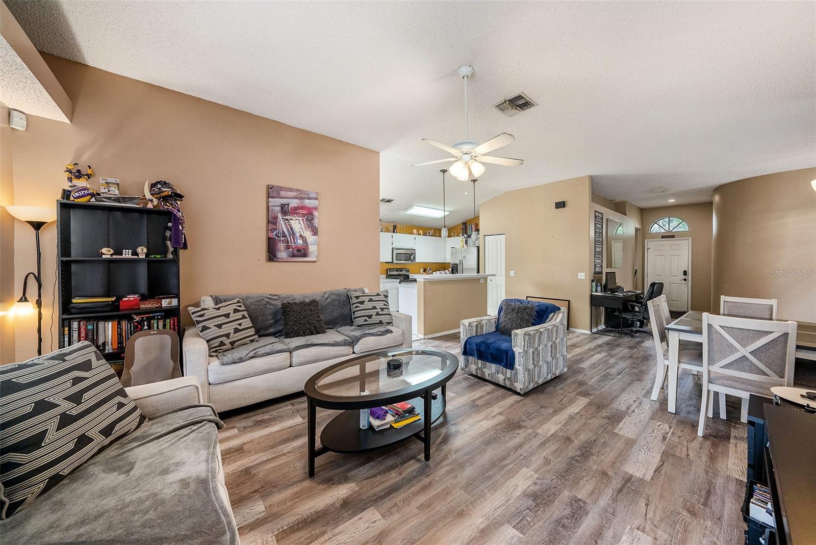 PROVIDENCE LAKES UNIT IV PH - Residential