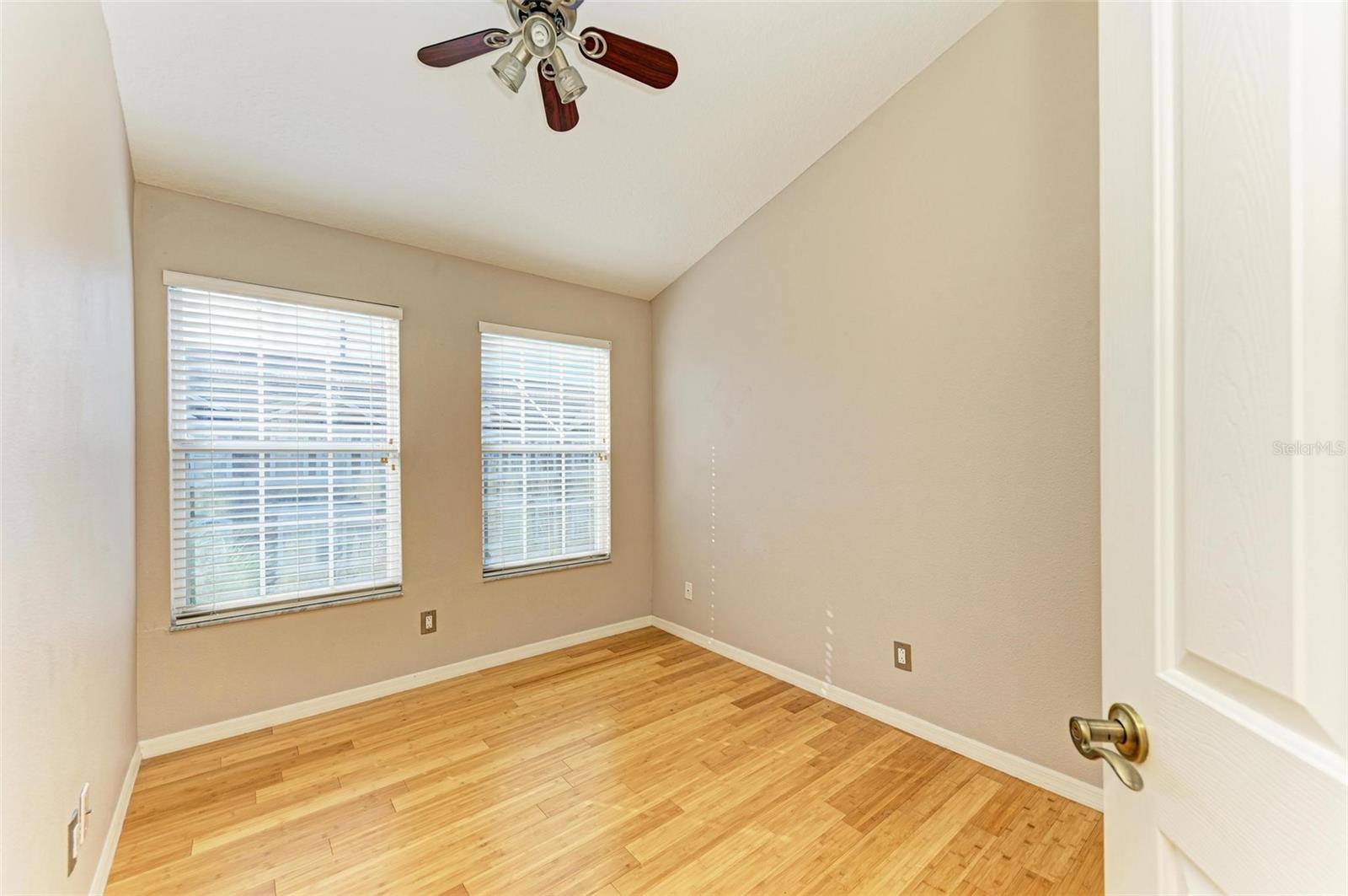 BAYSHORE POINTE TWNHMS PHAS - Residential Lease