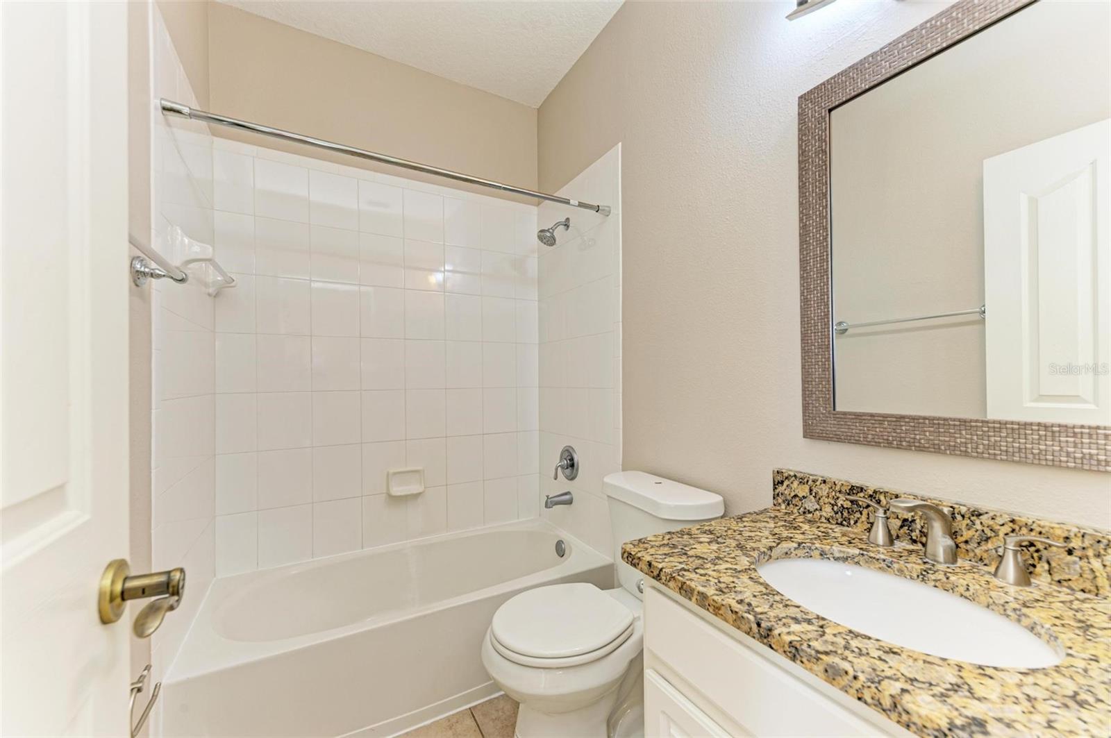 BAYSHORE POINTE TWNHMS PHAS - Residential Lease