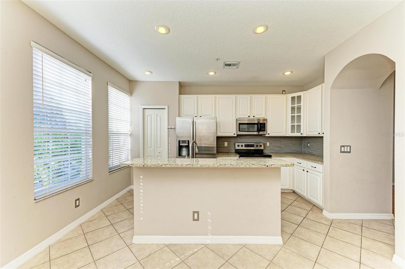 BAYSHORE POINTE TWNHMS PHAS - Residential Lease