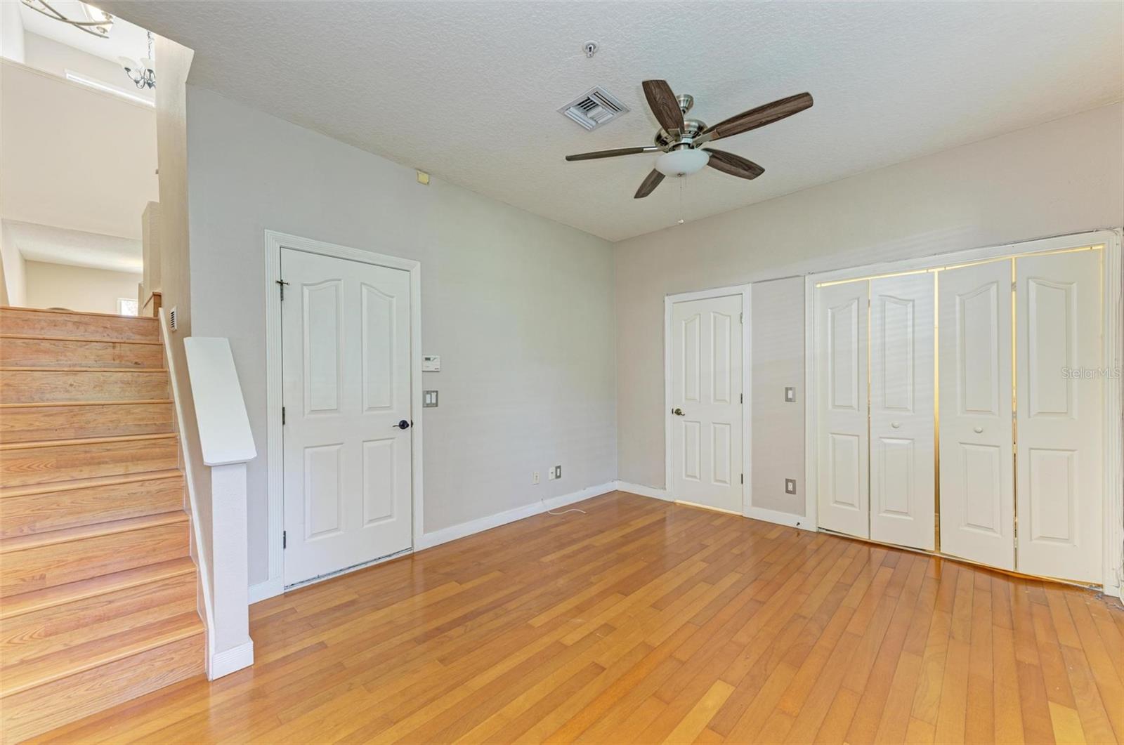 BAYSHORE POINTE TWNHMS PHAS - Residential Lease