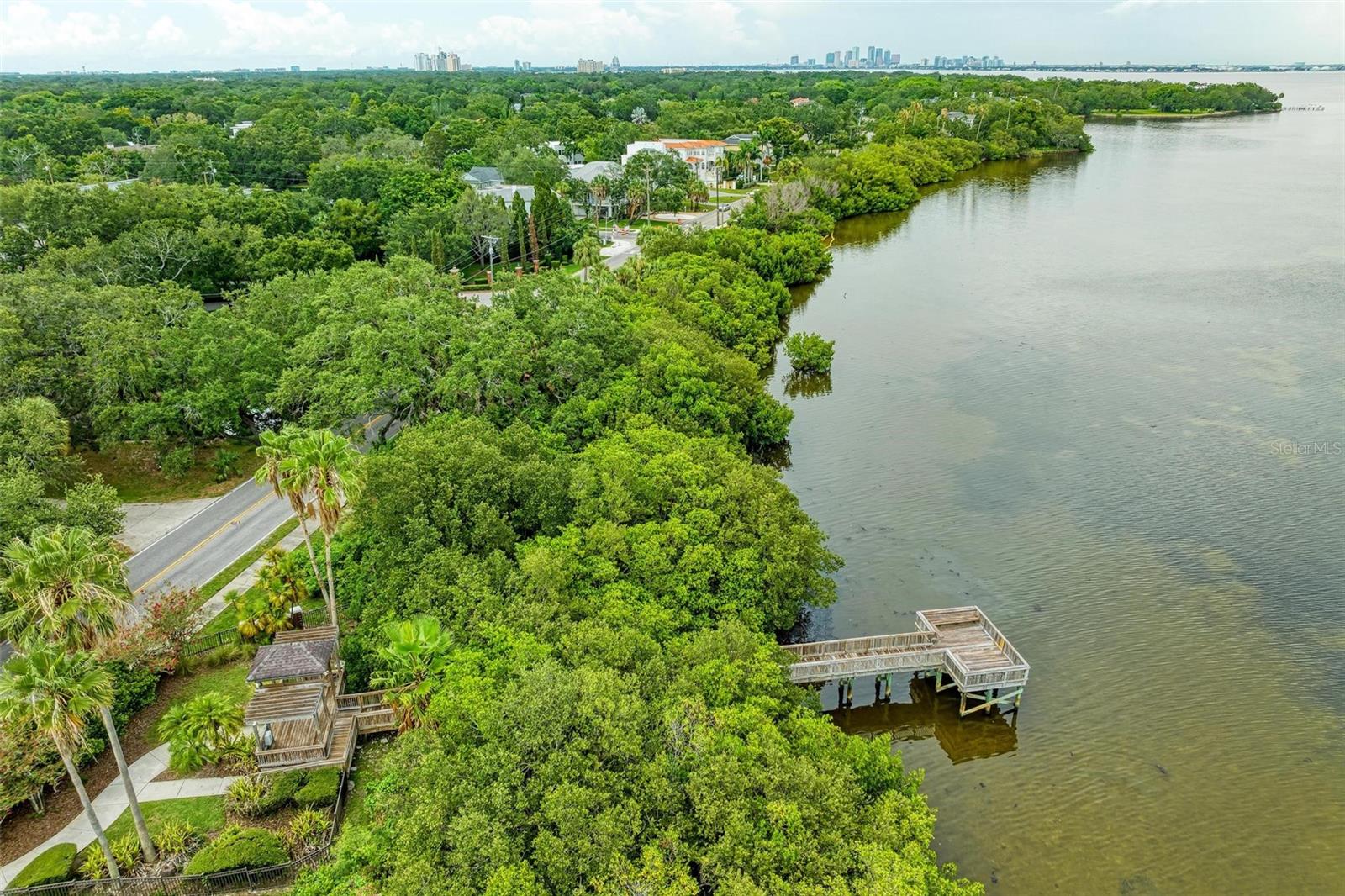 BAYSHORE POINTE TWNHMS PHAS - Residential Lease