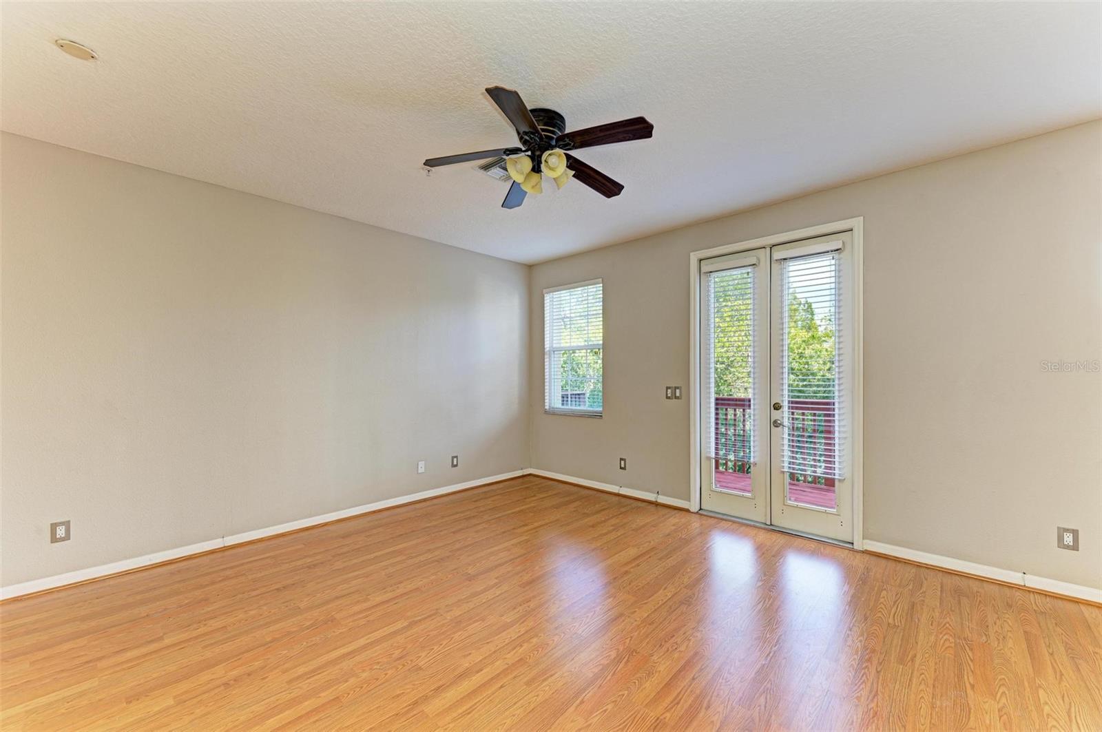 BAYSHORE POINTE TWNHMS PHAS - Residential Lease