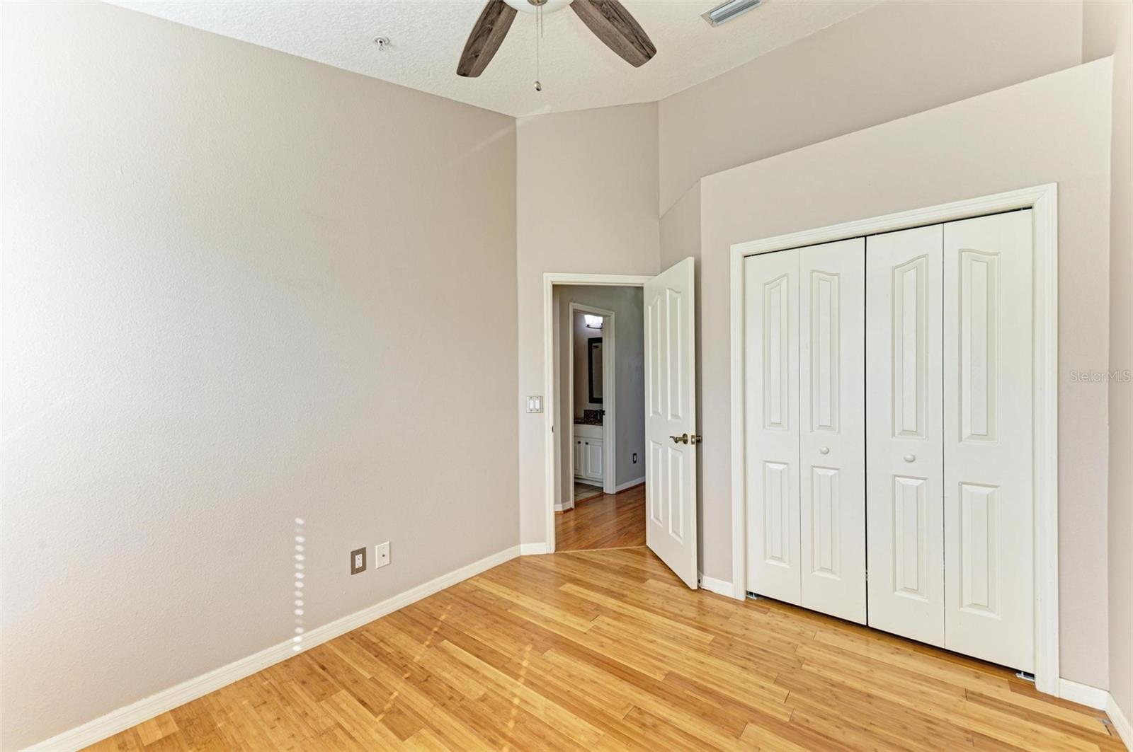 BAYSHORE POINTE TWNHMS PHAS - Residential Lease