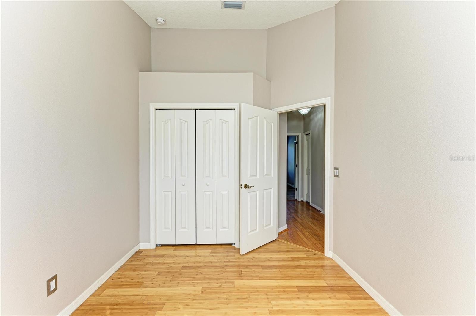 BAYSHORE POINTE TWNHMS PHAS - Residential Lease