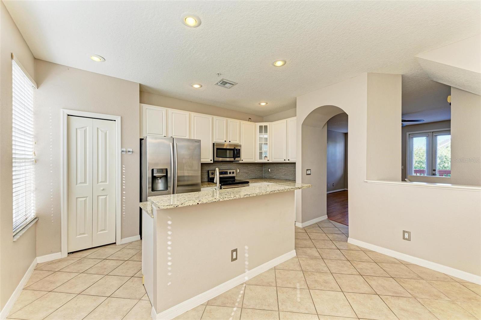 BAYSHORE POINTE TWNHMS PHAS - Residential Lease