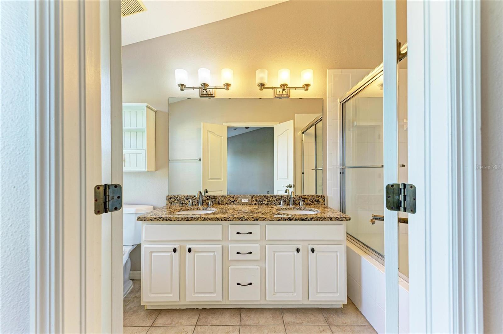 BAYSHORE POINTE TWNHMS PHAS - Residential Lease