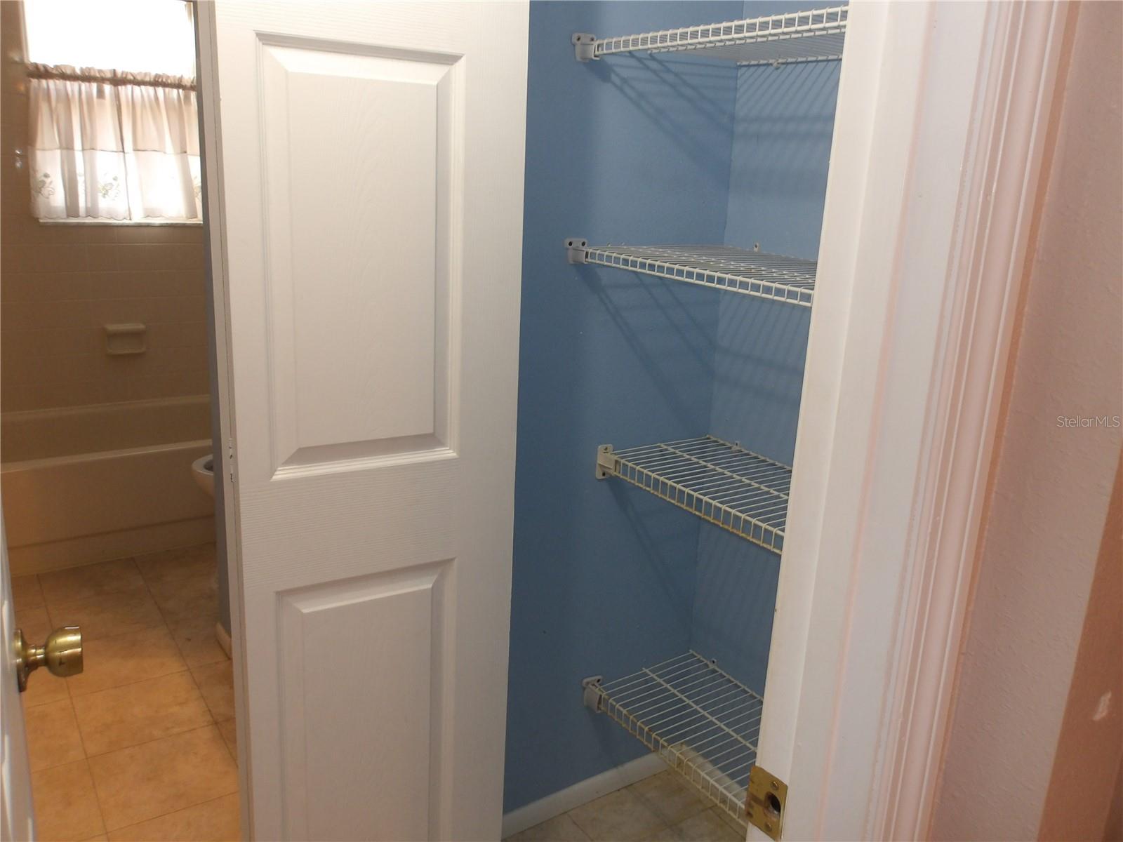 WOODTRAIL CONDO - Residential Lease