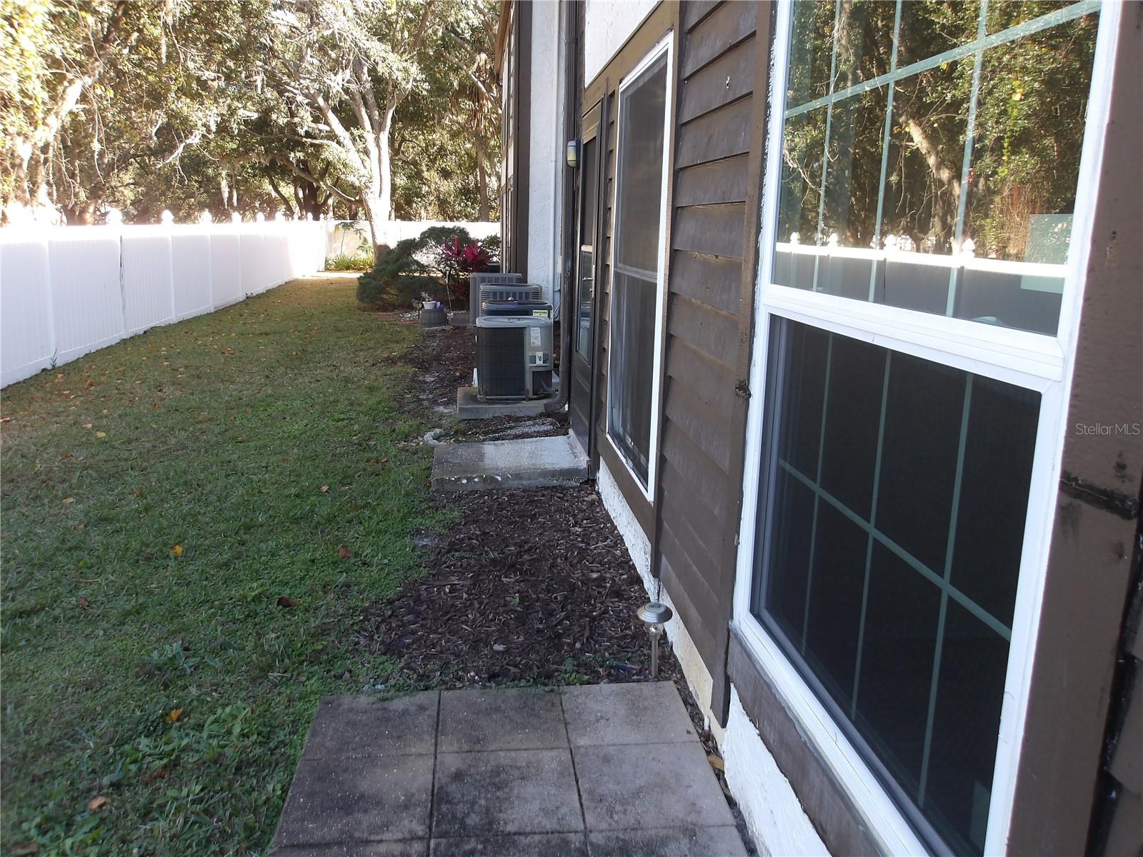 WOODTRAIL CONDO - Residential Lease