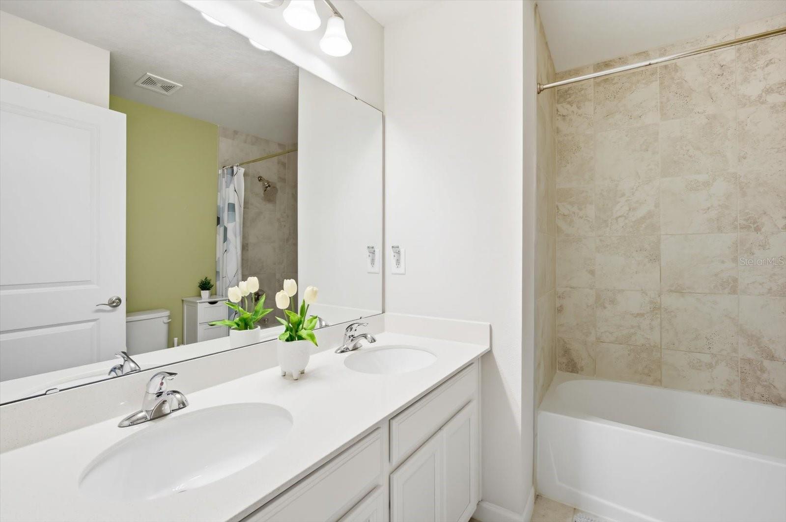 LUCAYA LAKE CLUB PH 4C - Residential