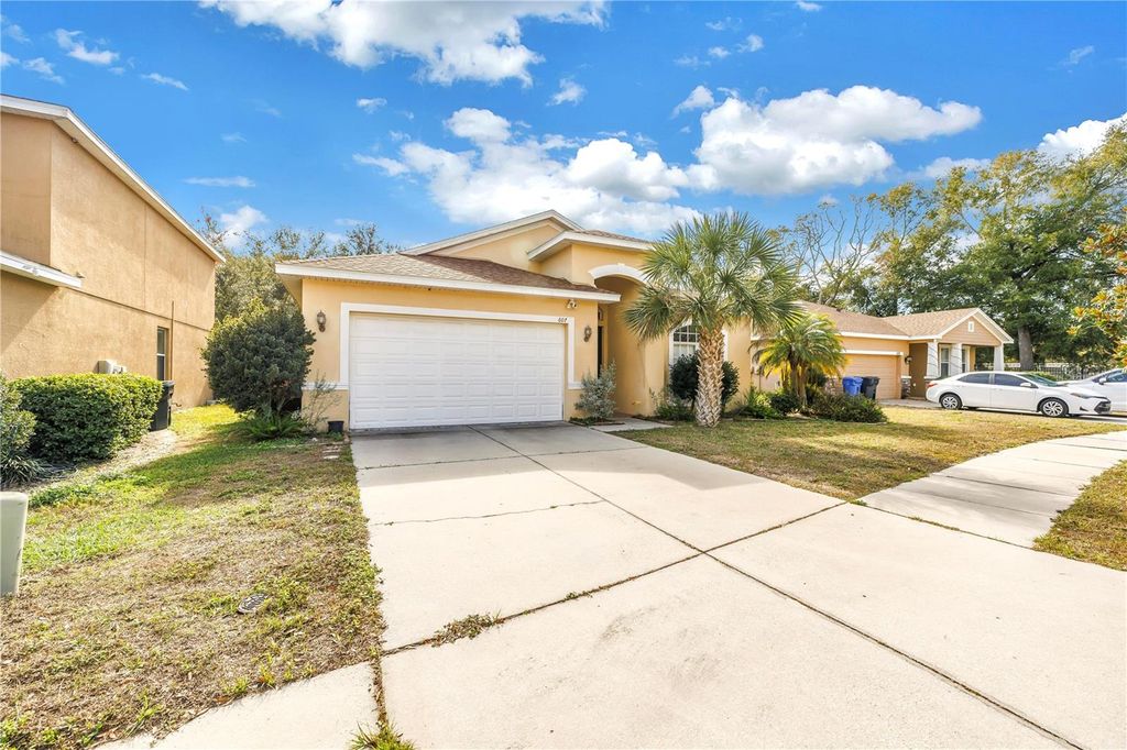 Photo of 607 Center Avenue, Brandon, FL 33511 (MLS # TB8461284)