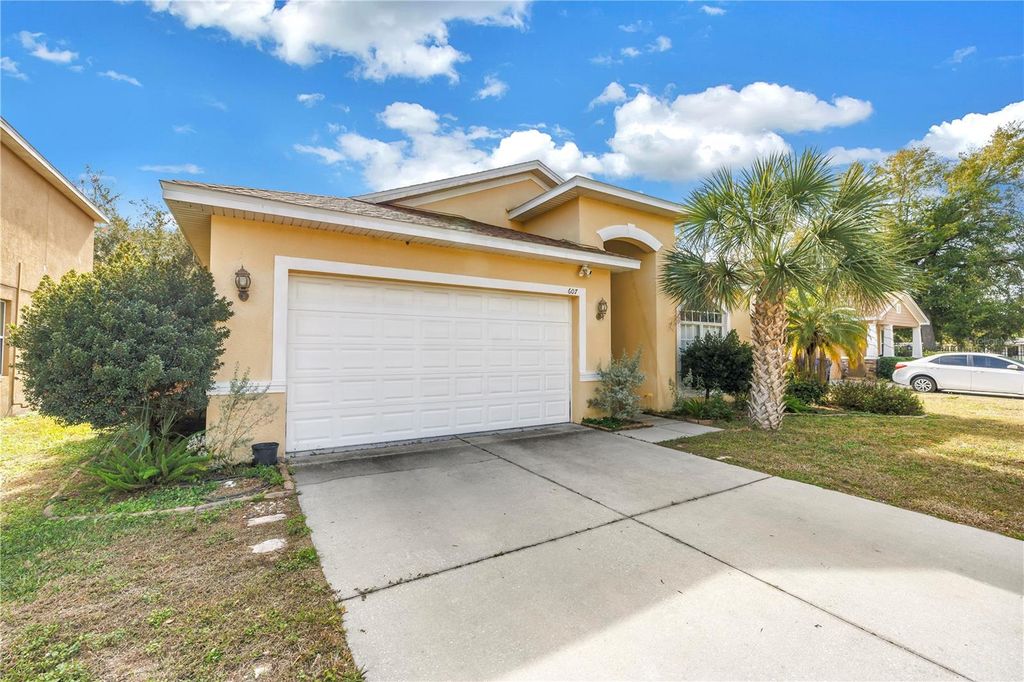 Photo of 607 Center Avenue, Brandon, FL 33511 (MLS # TB8461284)