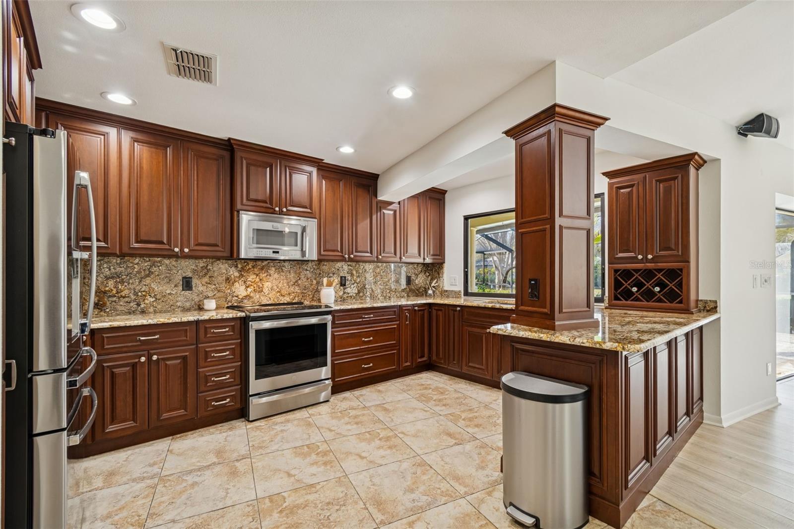 PINNACLE AT COBBS LANDING - Residential