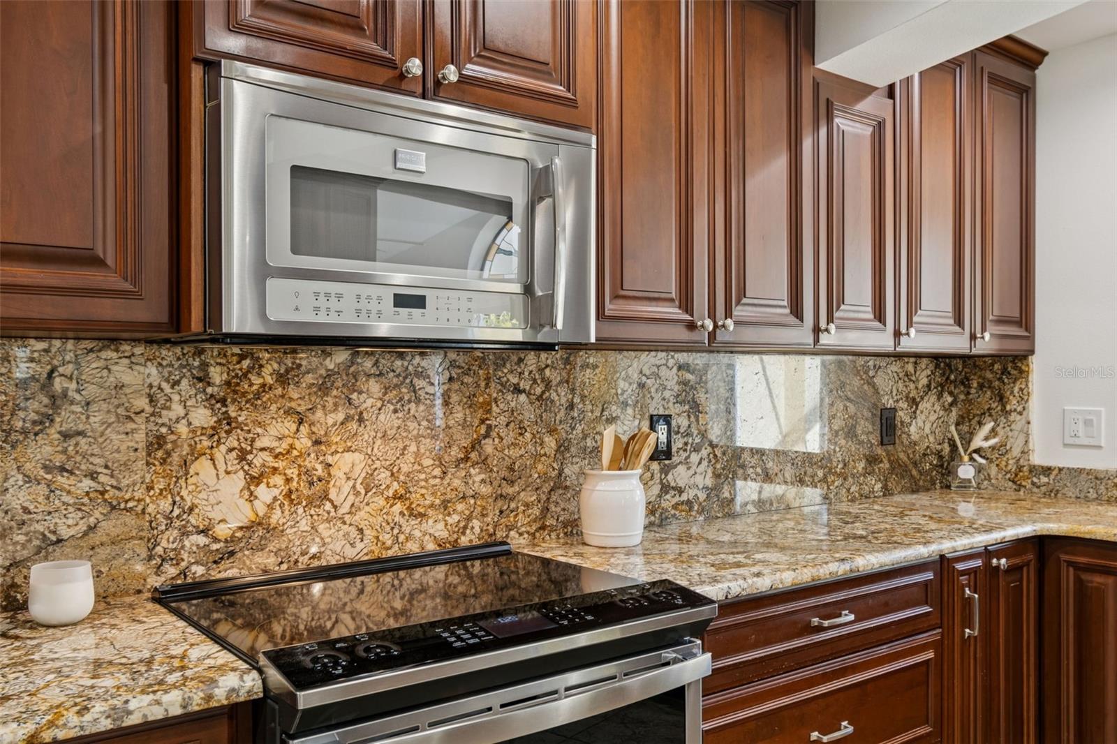 PINNACLE AT COBBS LANDING - Residential