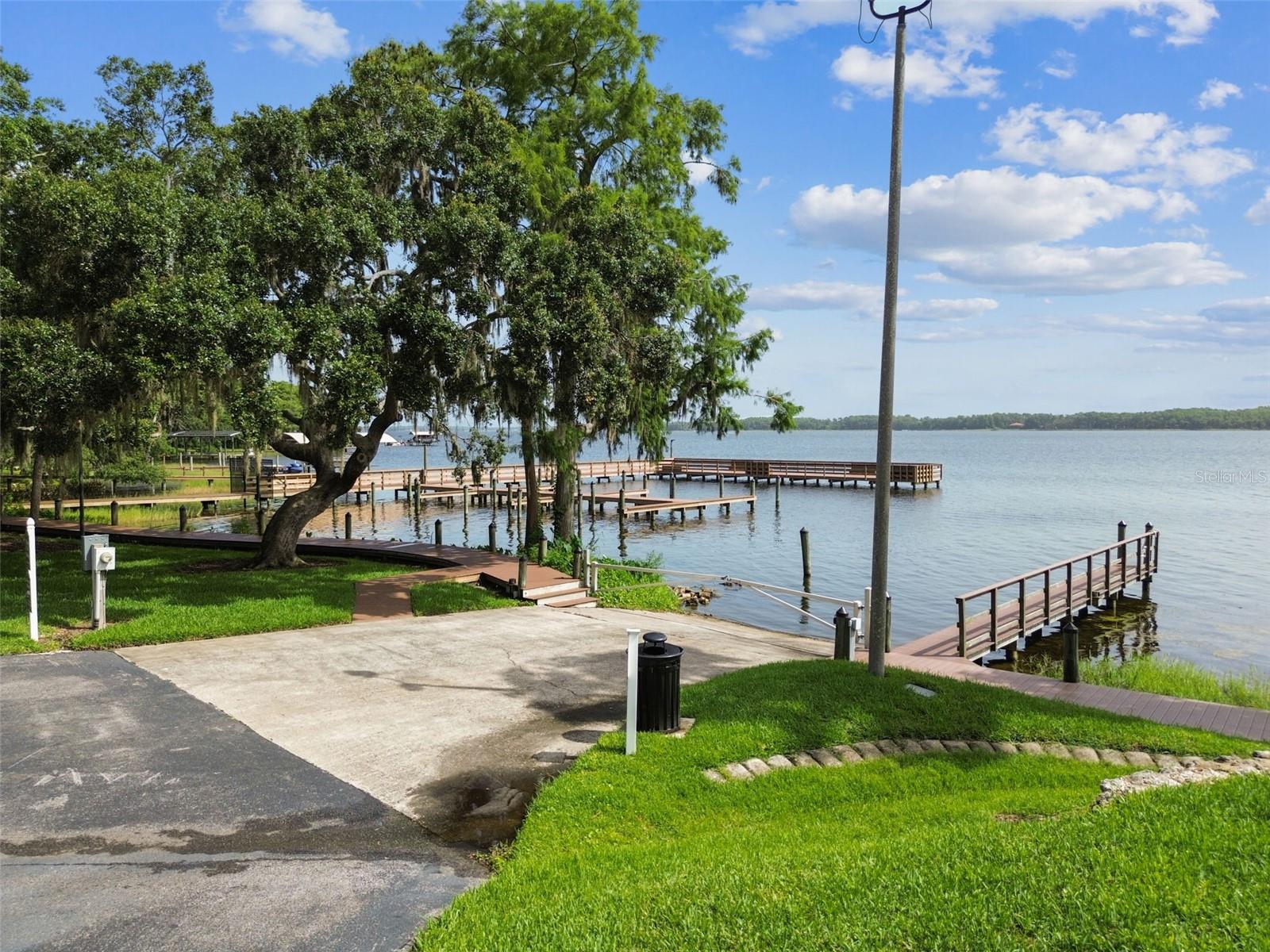 PINNACLE AT COBBS LANDING - Residential