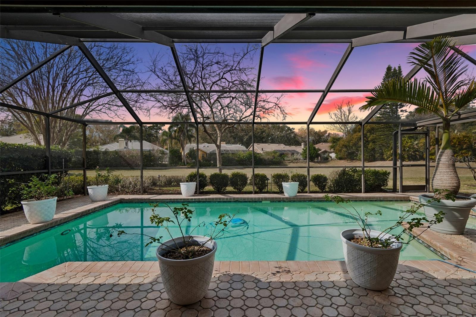 2194 PINNACLE CIRCLE N