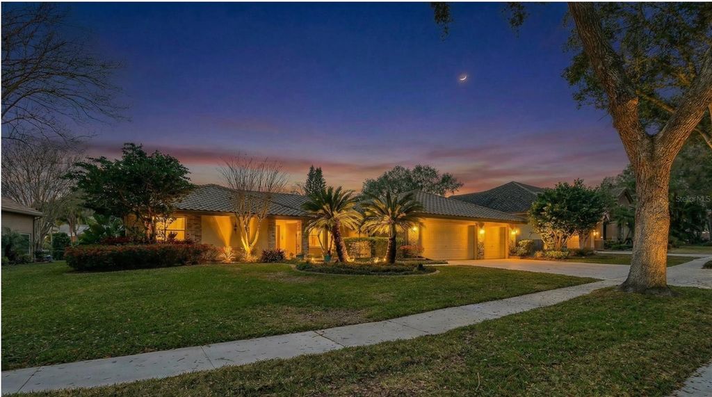 Photo of 2194 Pinnacle Circle N, Palm Harbor, FL 34684 (MLS # TB8478400)