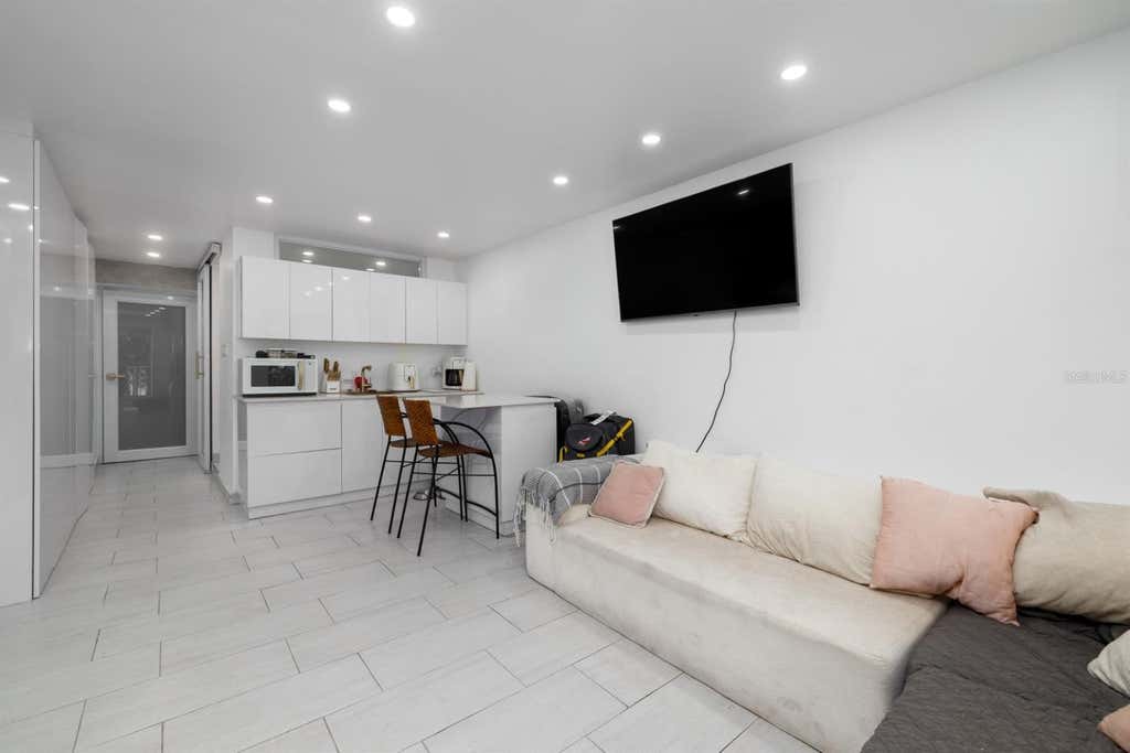 Photo of 4633 Av. Isla Verde #105, Carolina, PR 00979 (MLS # PR9122568)