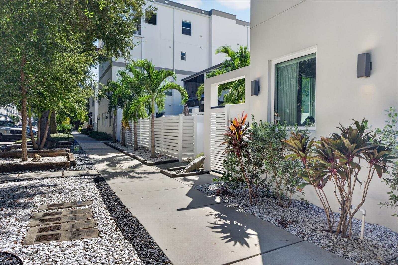 536 4TH AVENUE S 2