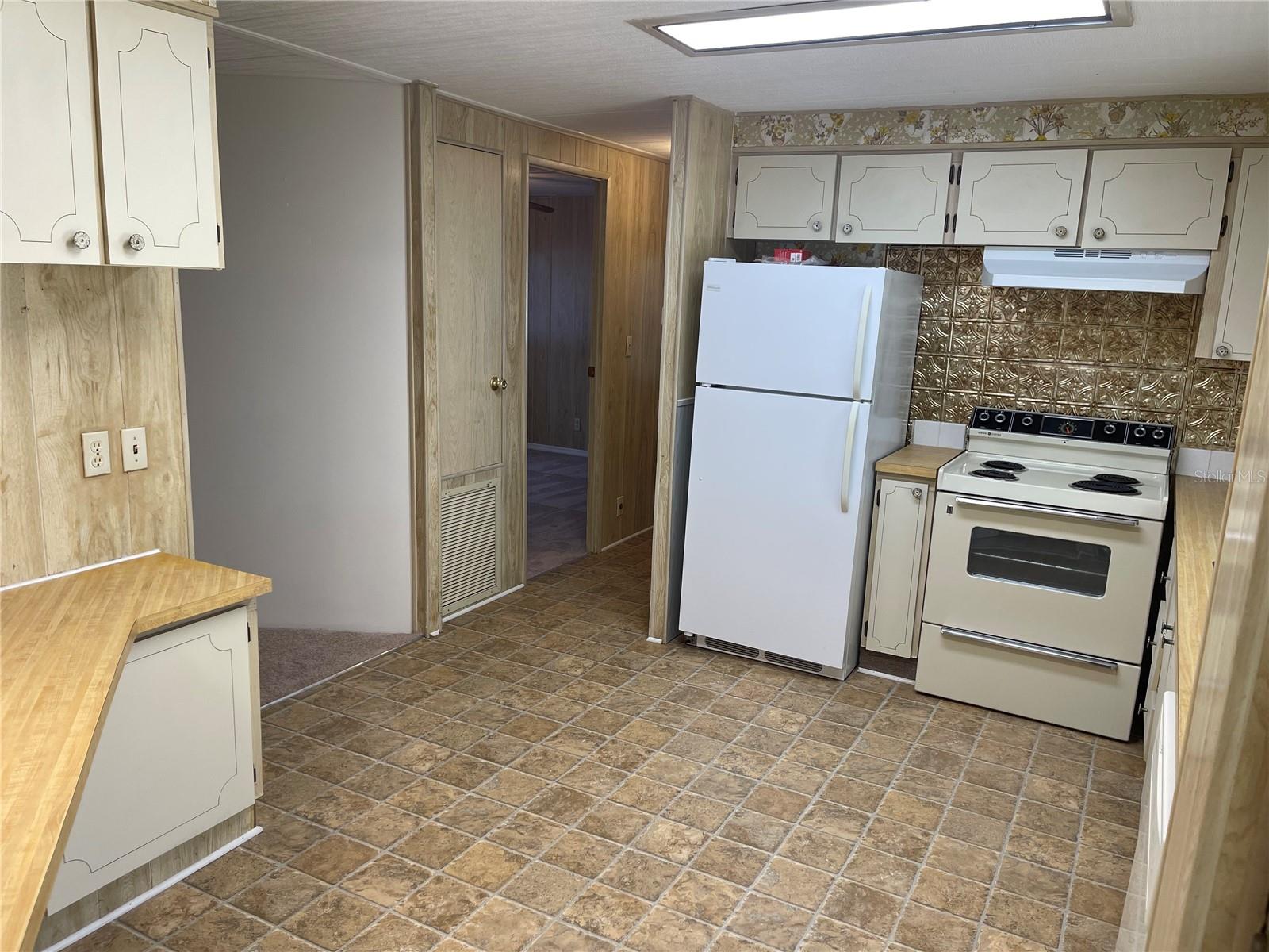 CAROLTON MANOR - Residential