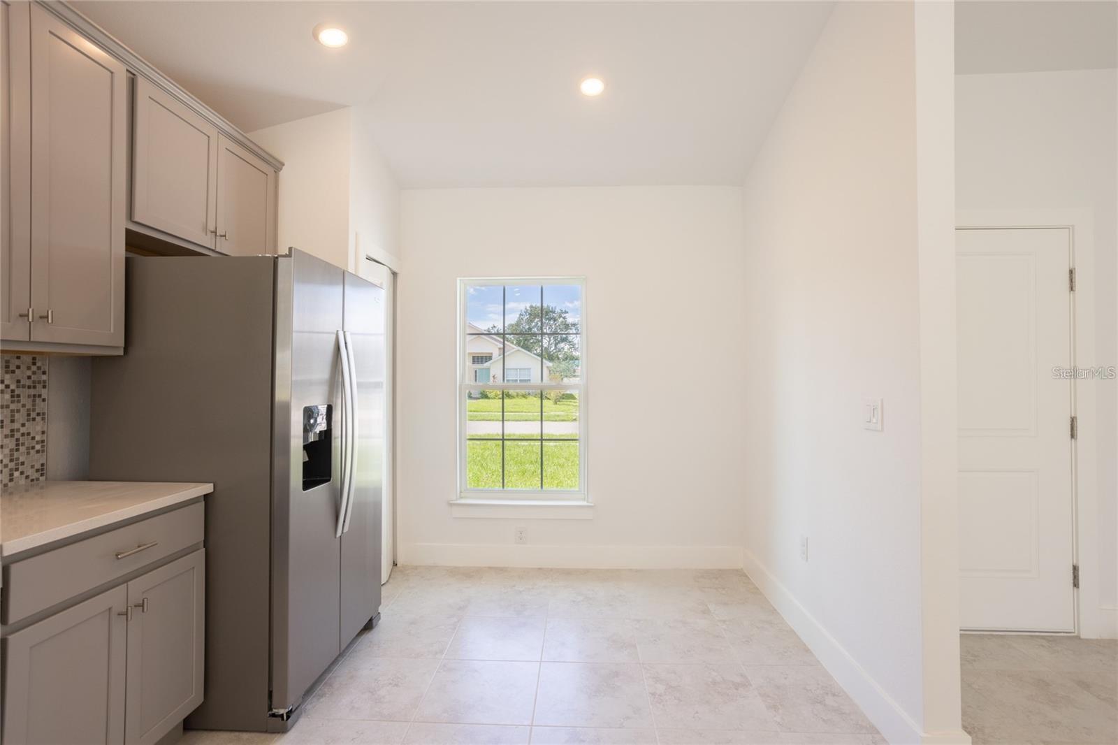 605 ROSE APPLE CIRCLE