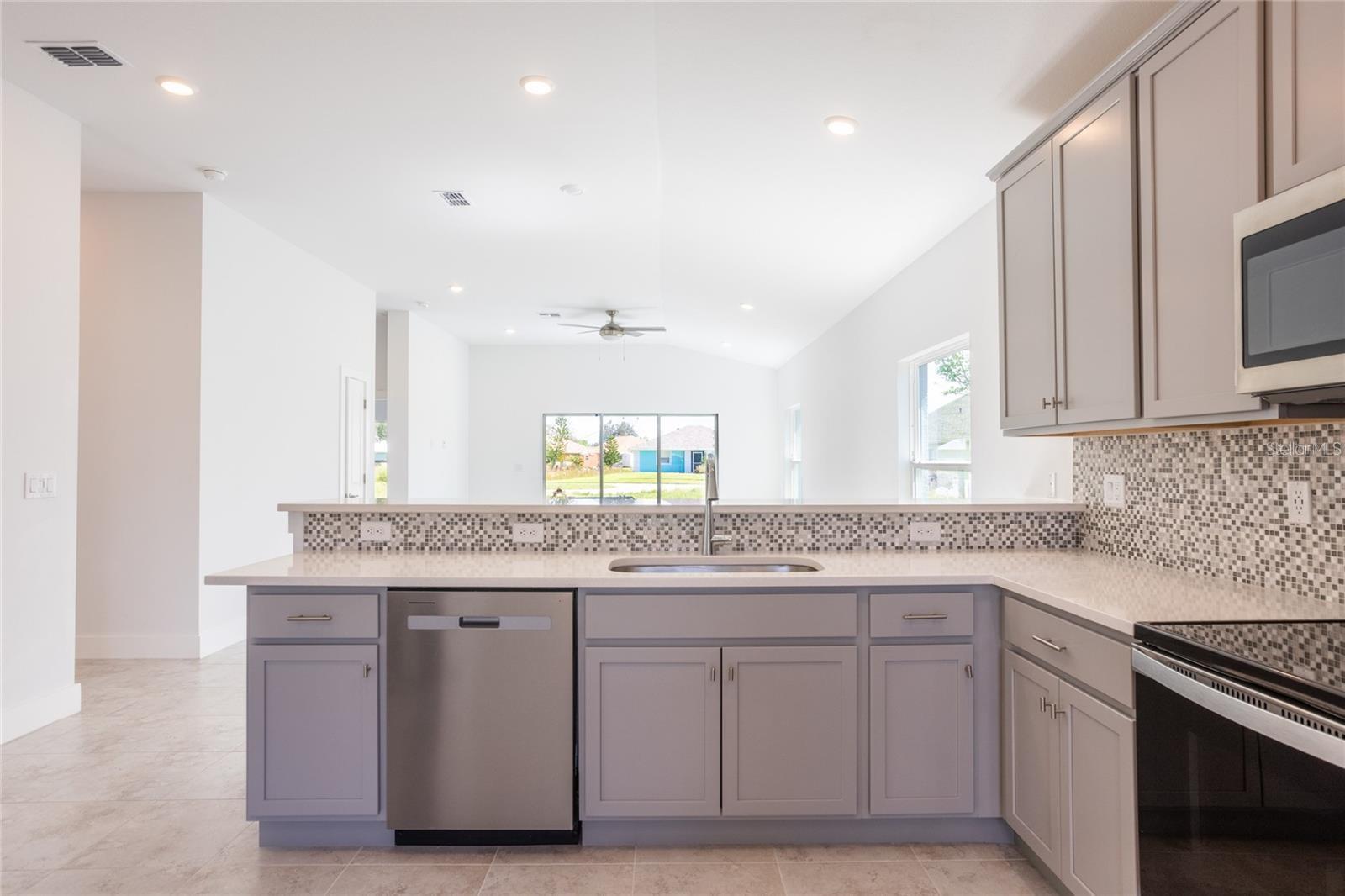 605 ROSE APPLE CIRCLE