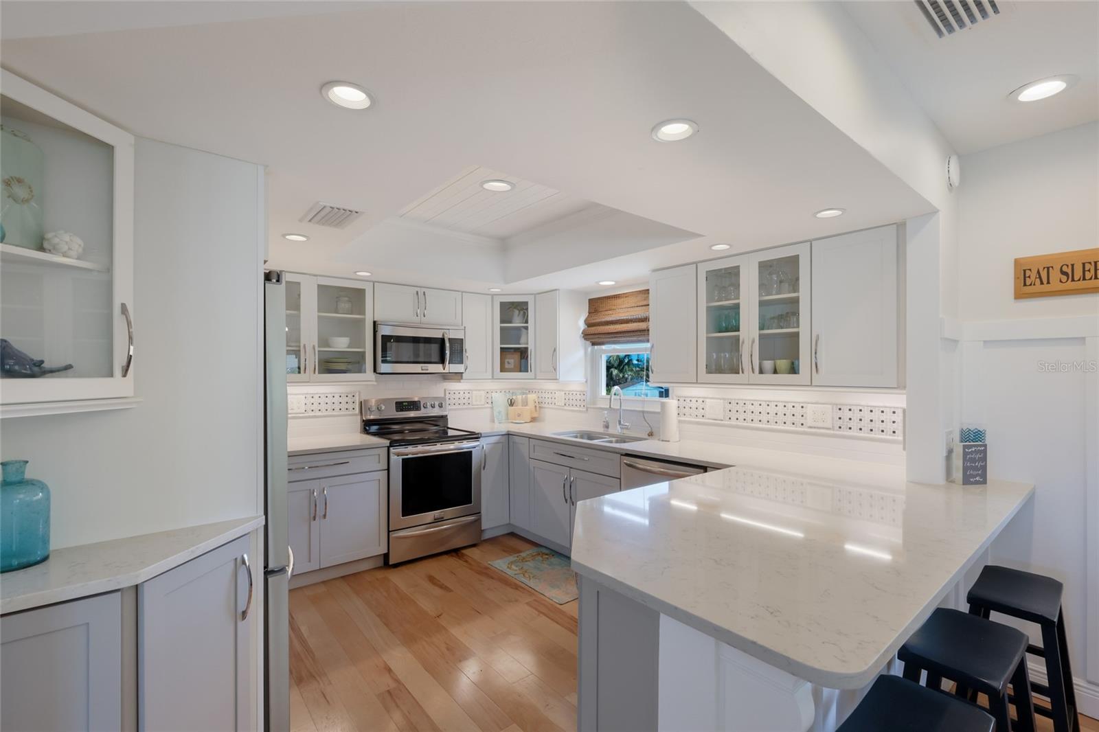 HOLMES BEACH 33RD UNIT - Residential