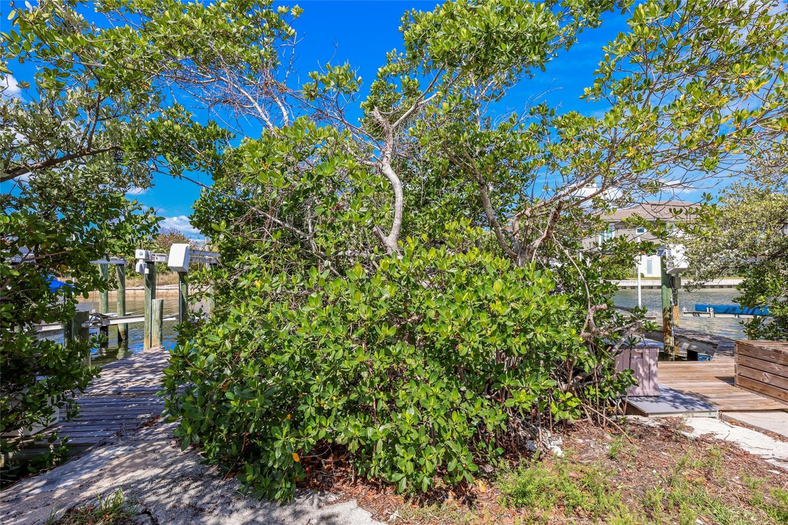 HOLMES BEACH 33RD UNIT - Residential