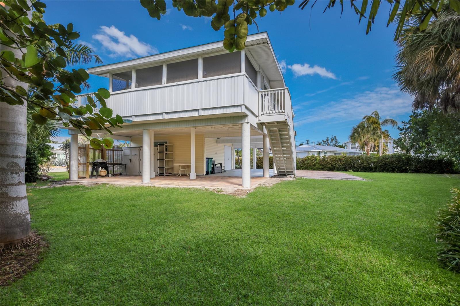 HOLMES BEACH 33RD UNIT - Residential
