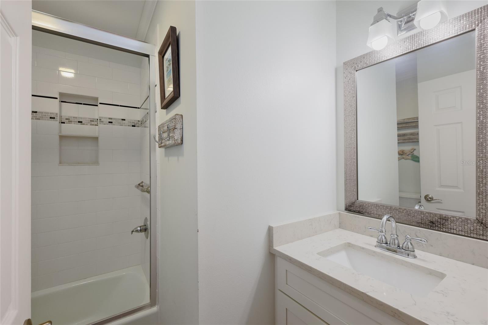 HOLMES BEACH 33RD UNIT - Residential