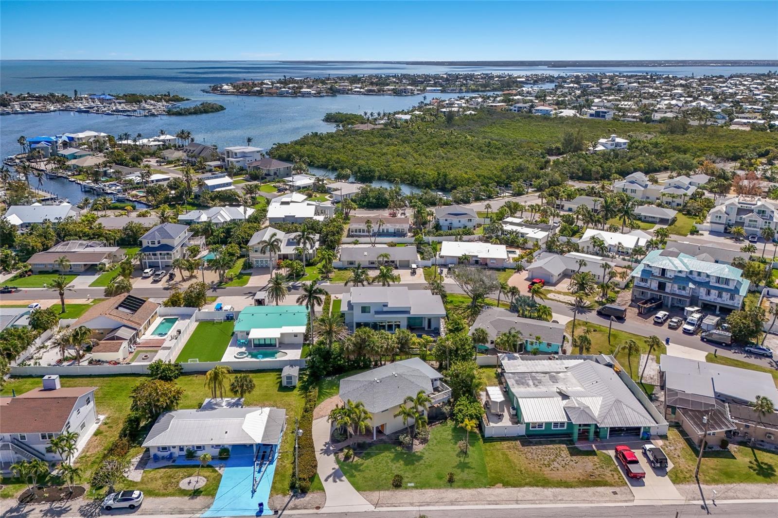 HOLMES BEACH 33RD UNIT - Residential