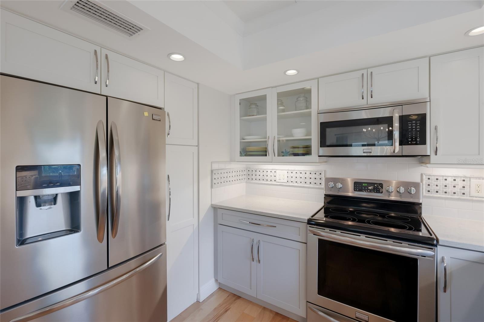 HOLMES BEACH 33RD UNIT - Residential